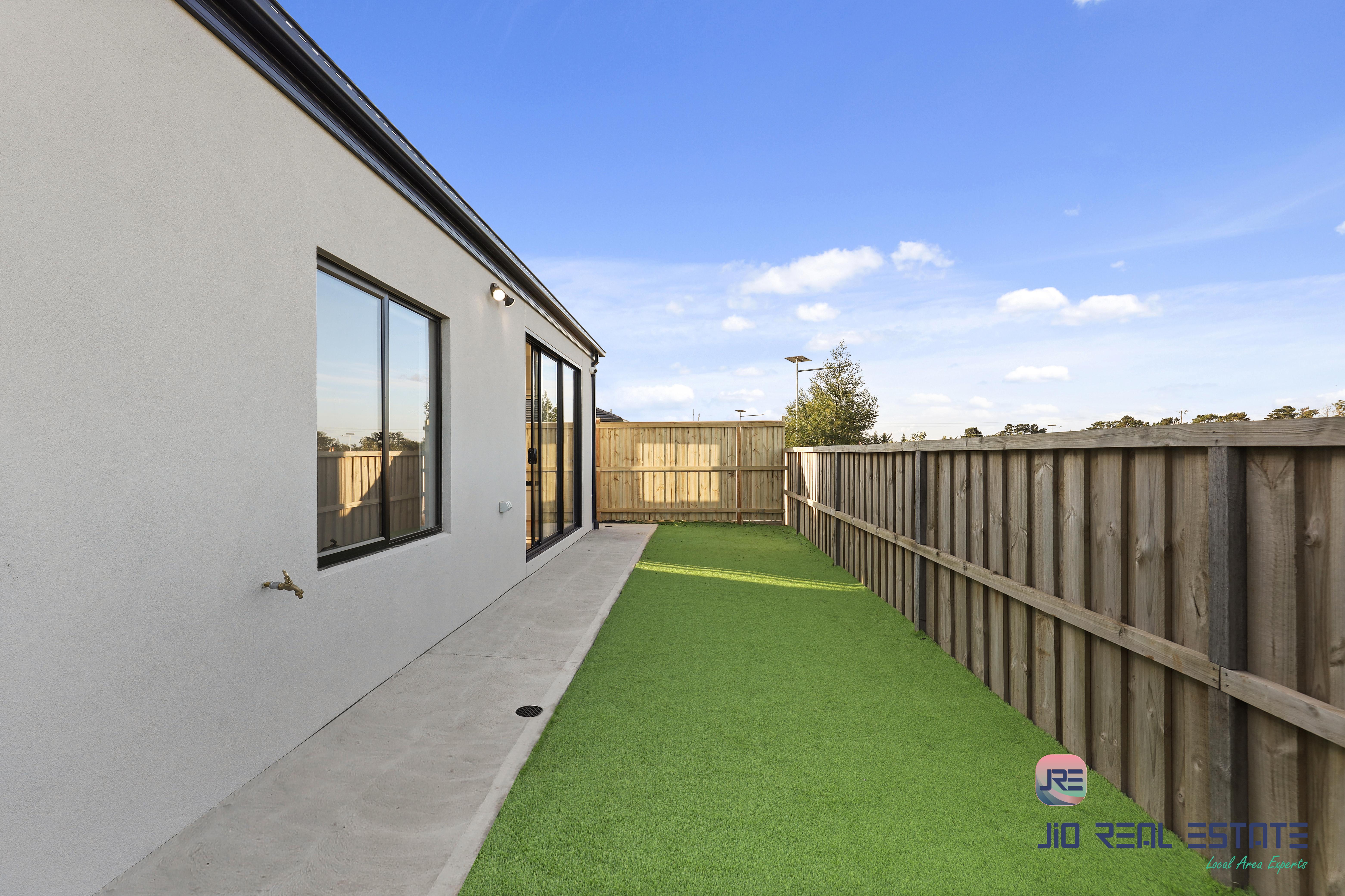 16 Barnmead Street, Deanside VIC