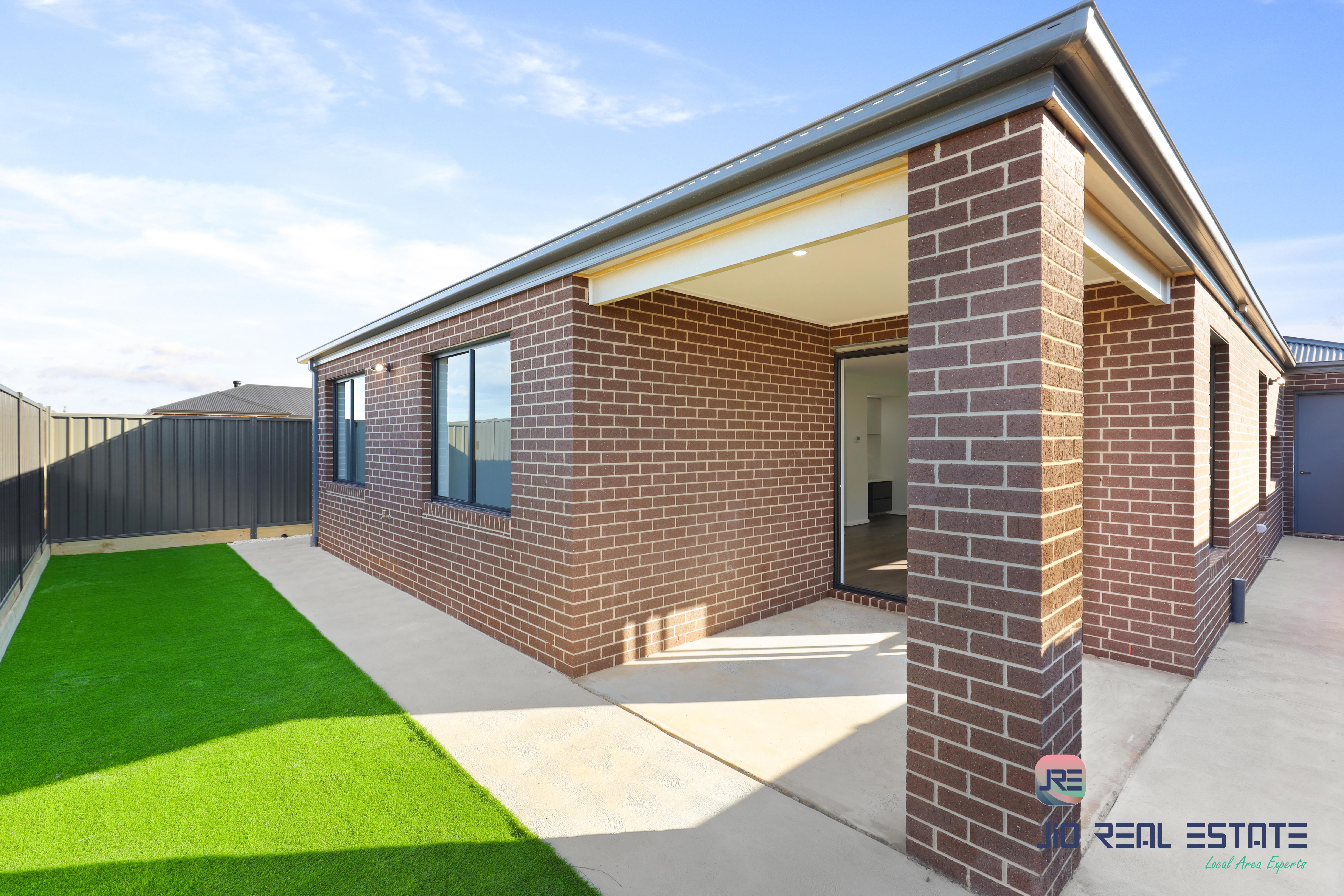 17 Gramercy Place, Strathtulloh VIC