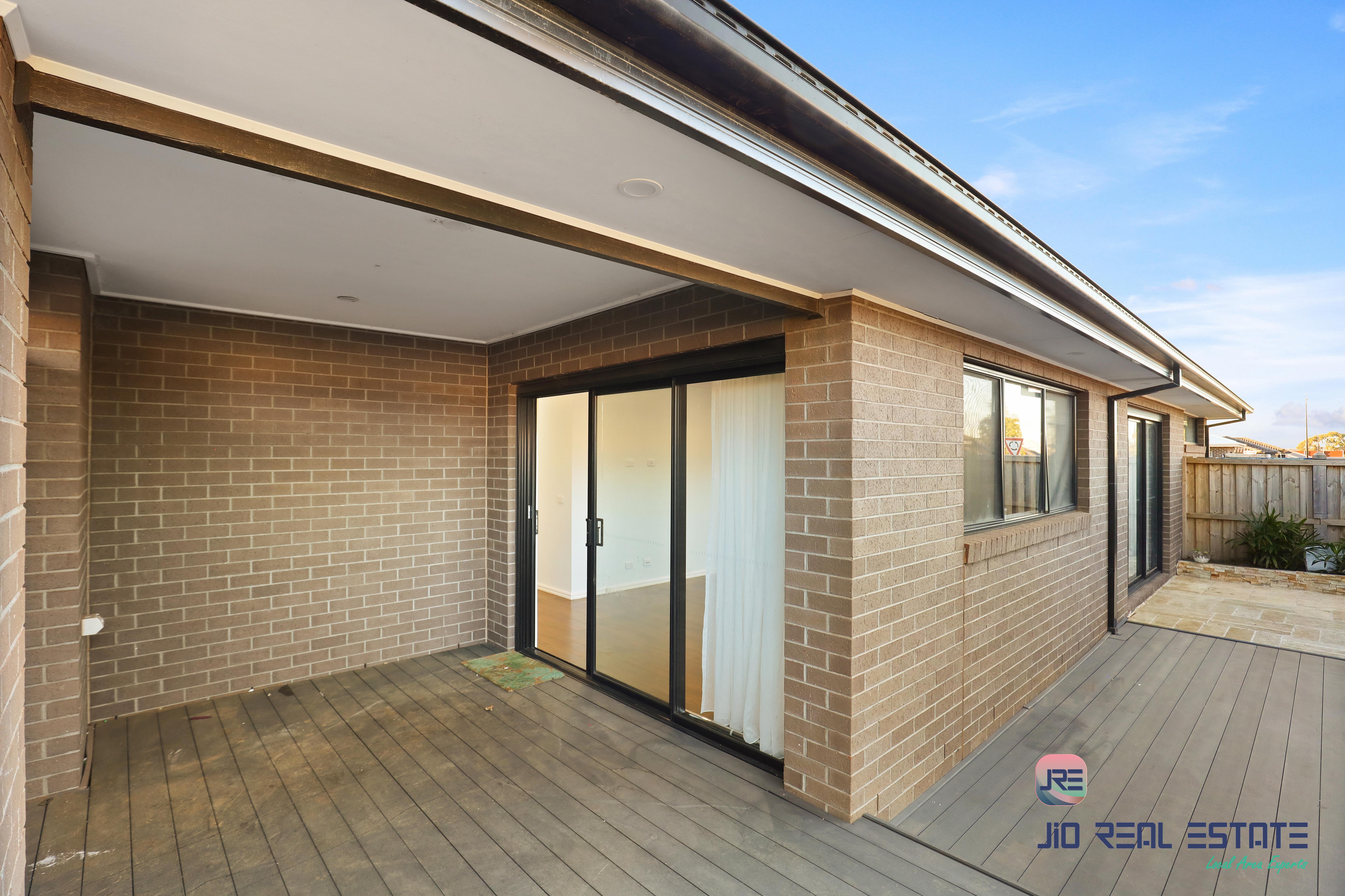 15 Kirkham Drive, Thornhill Park VIC