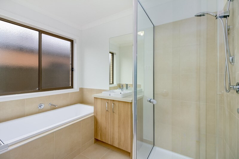 18 Augusta Way, Strathtulloh VIC