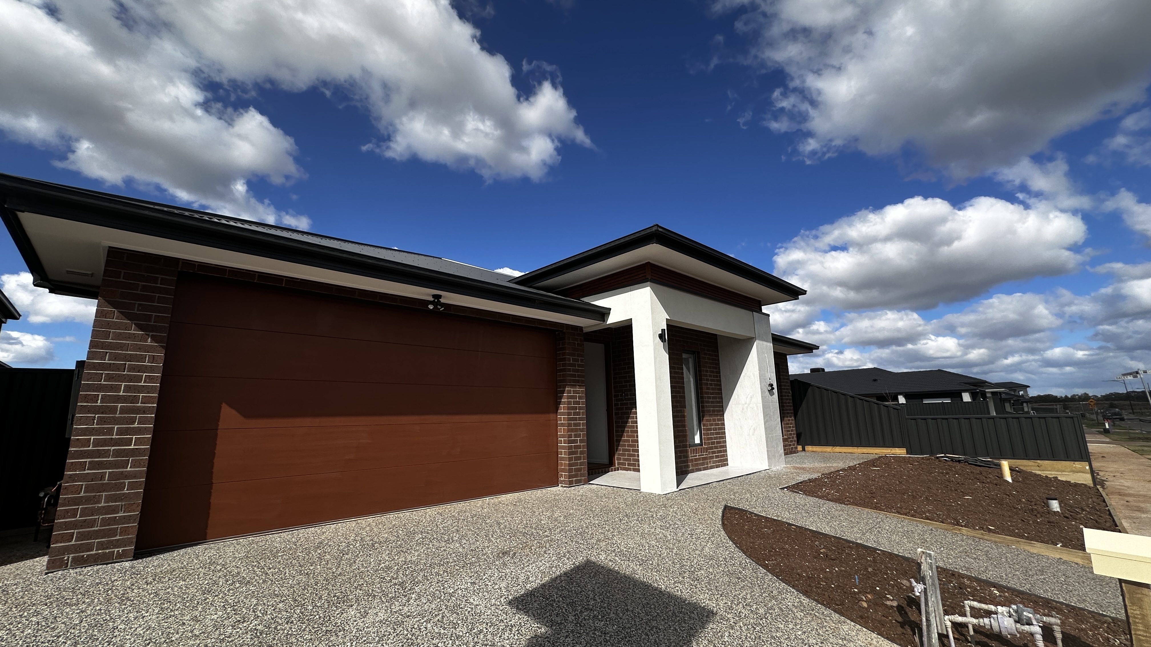 15 Castlecrag Way, Strathtulloh VIC
