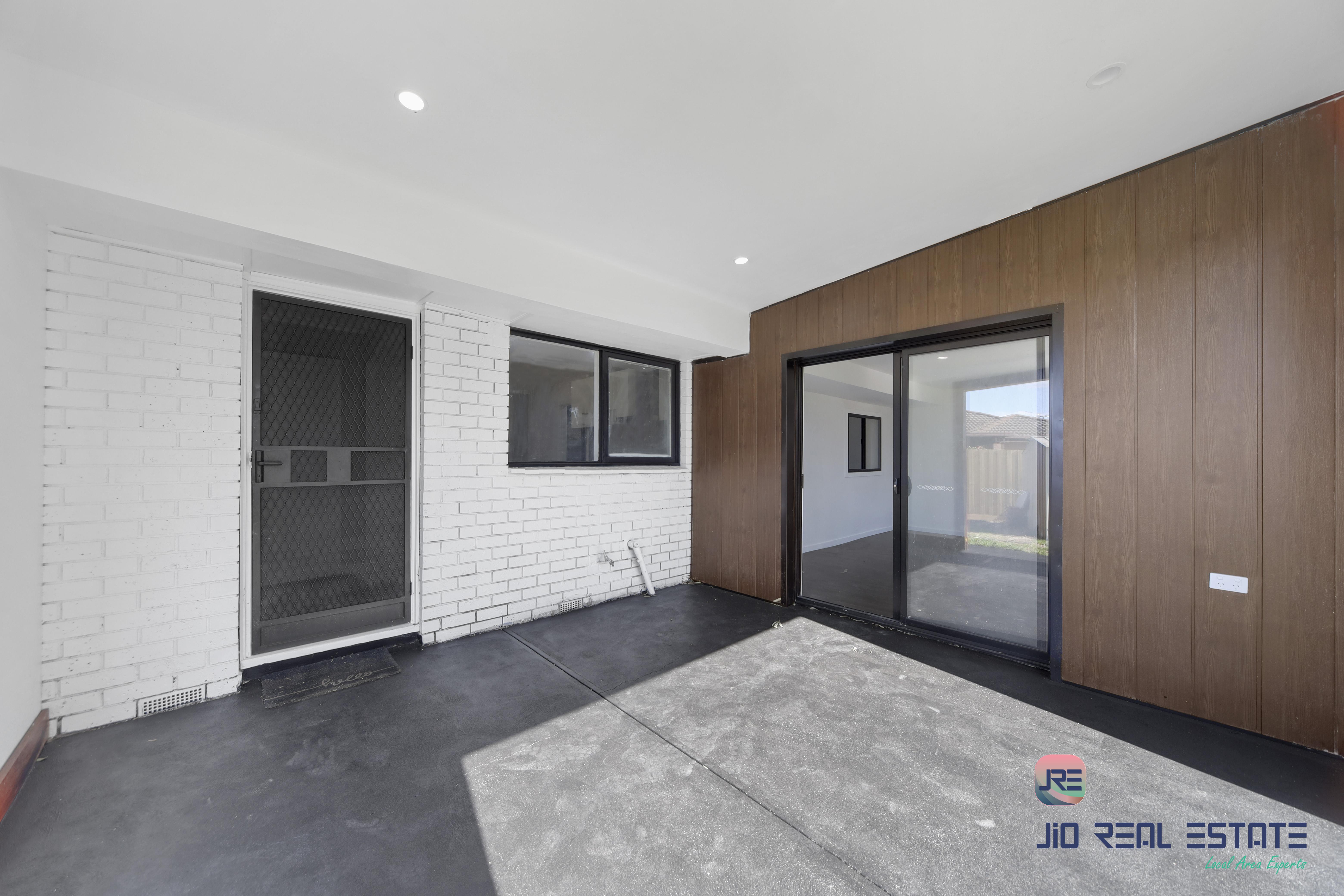 65 Bridgeford Crescent, Melton South VIC