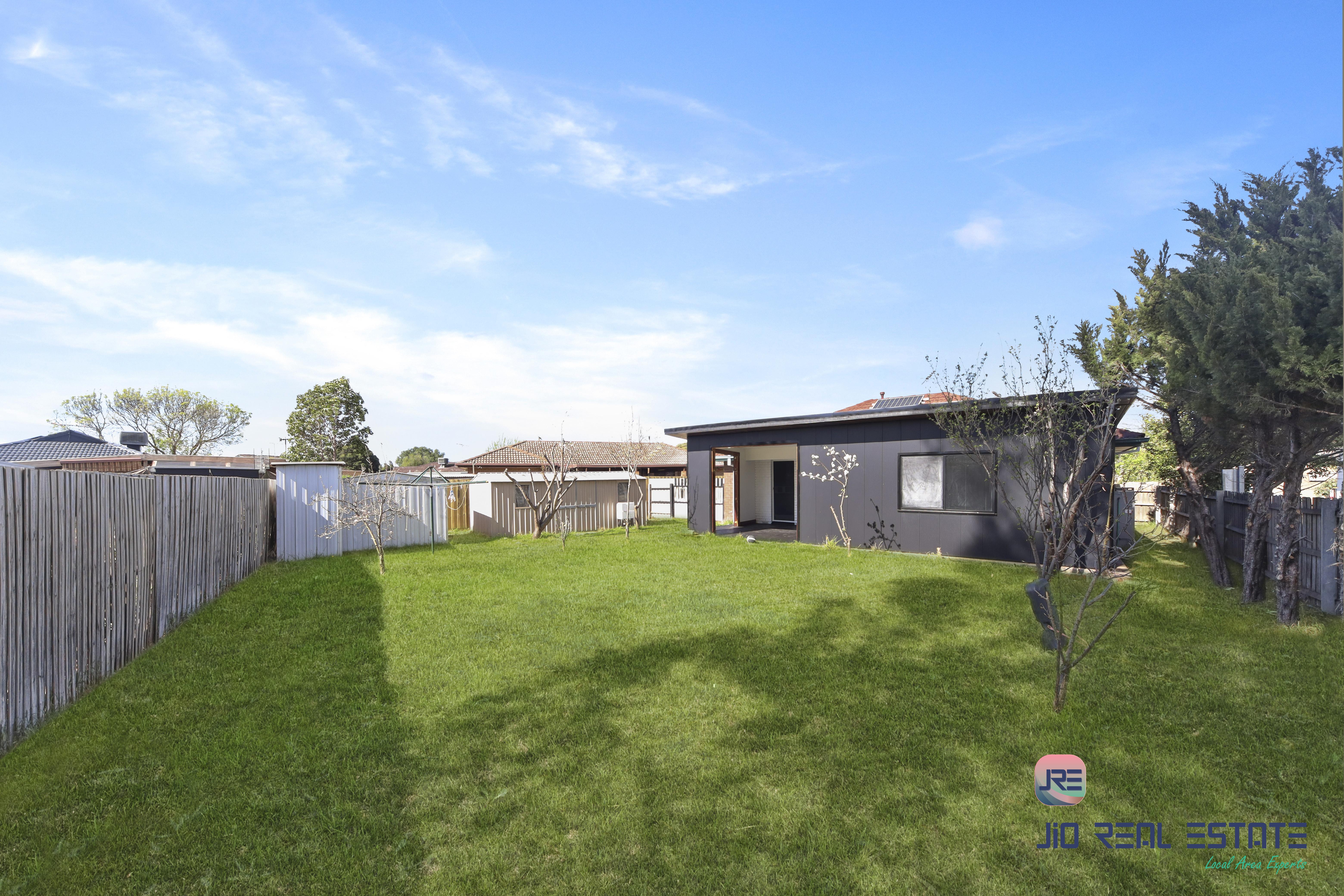 65 Bridgeford Crescent, Melton South VIC