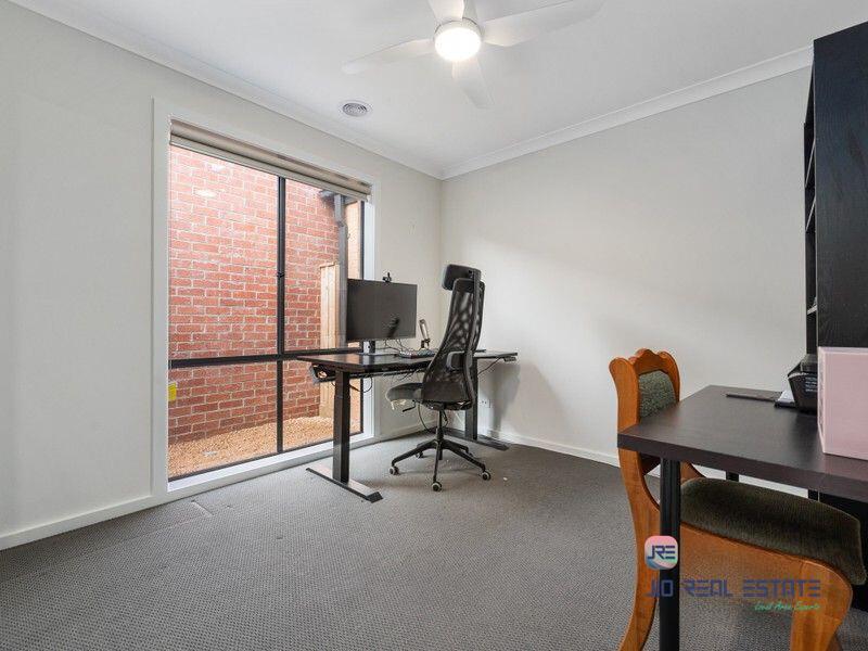 9 Dickens Street, Strathtulloh VIC