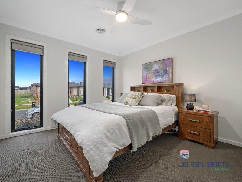 9 Dickens Street, Strathtulloh VIC