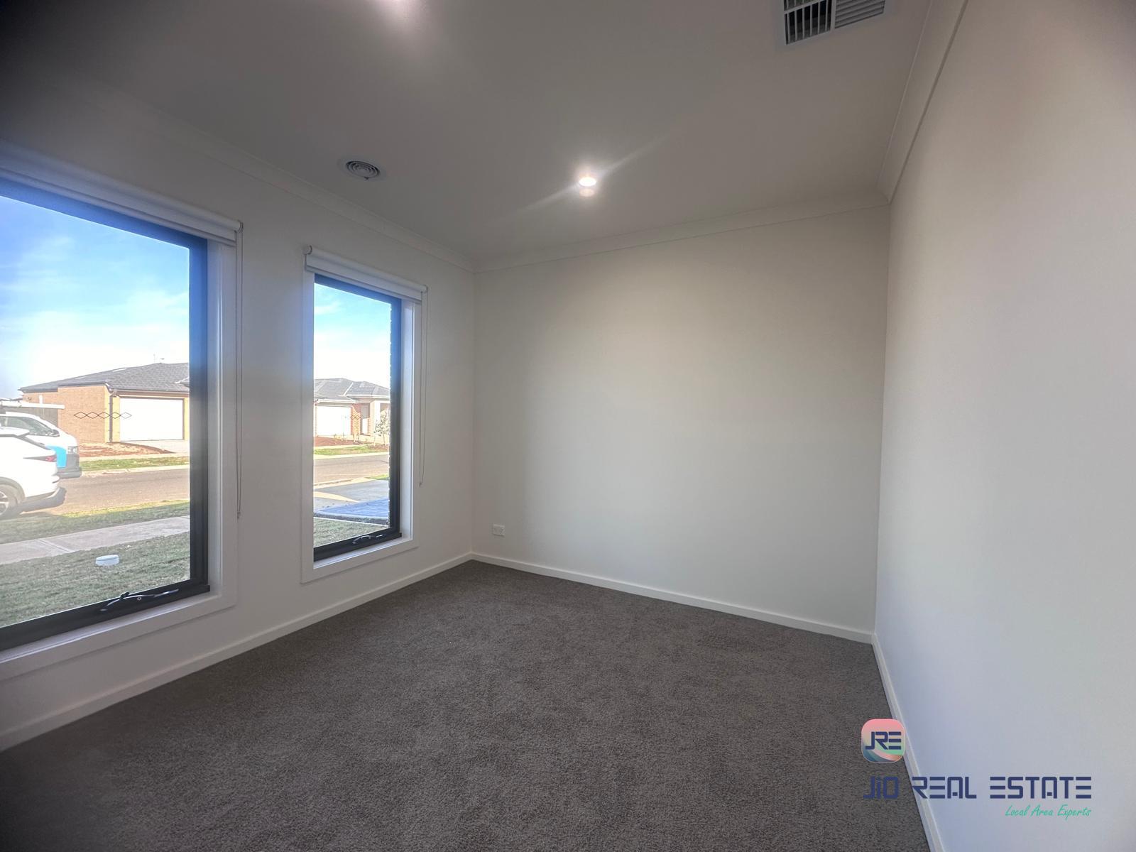 68 Pintail Drive, Melton South VIC