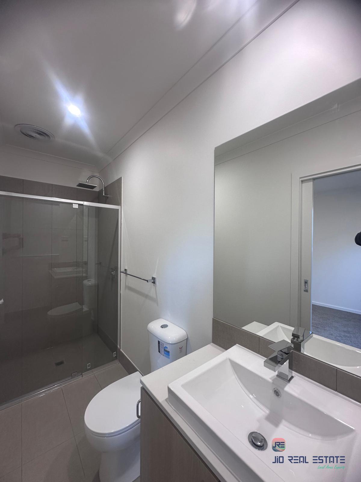 68 Pintail Drive, Melton South VIC