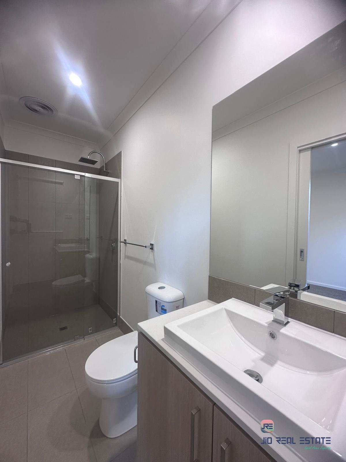 68 Pintail Drive, Melton South VIC