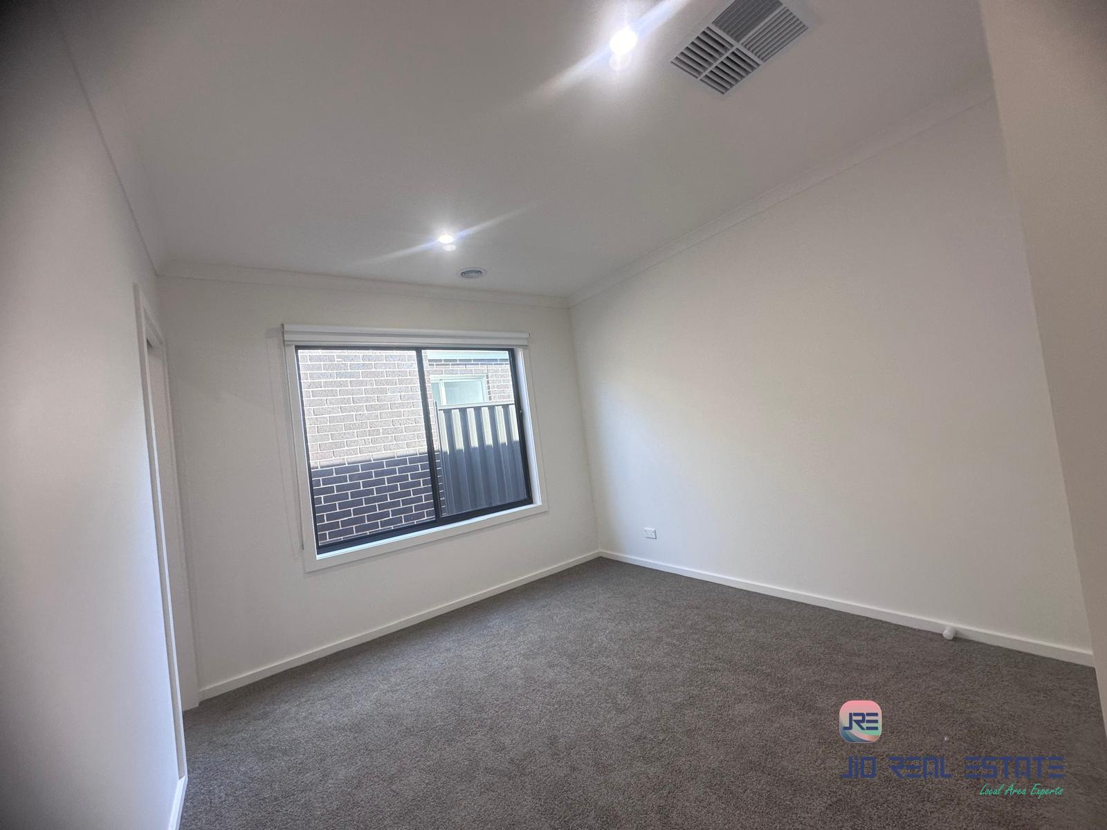 68 Pintail Drive, Melton South VIC