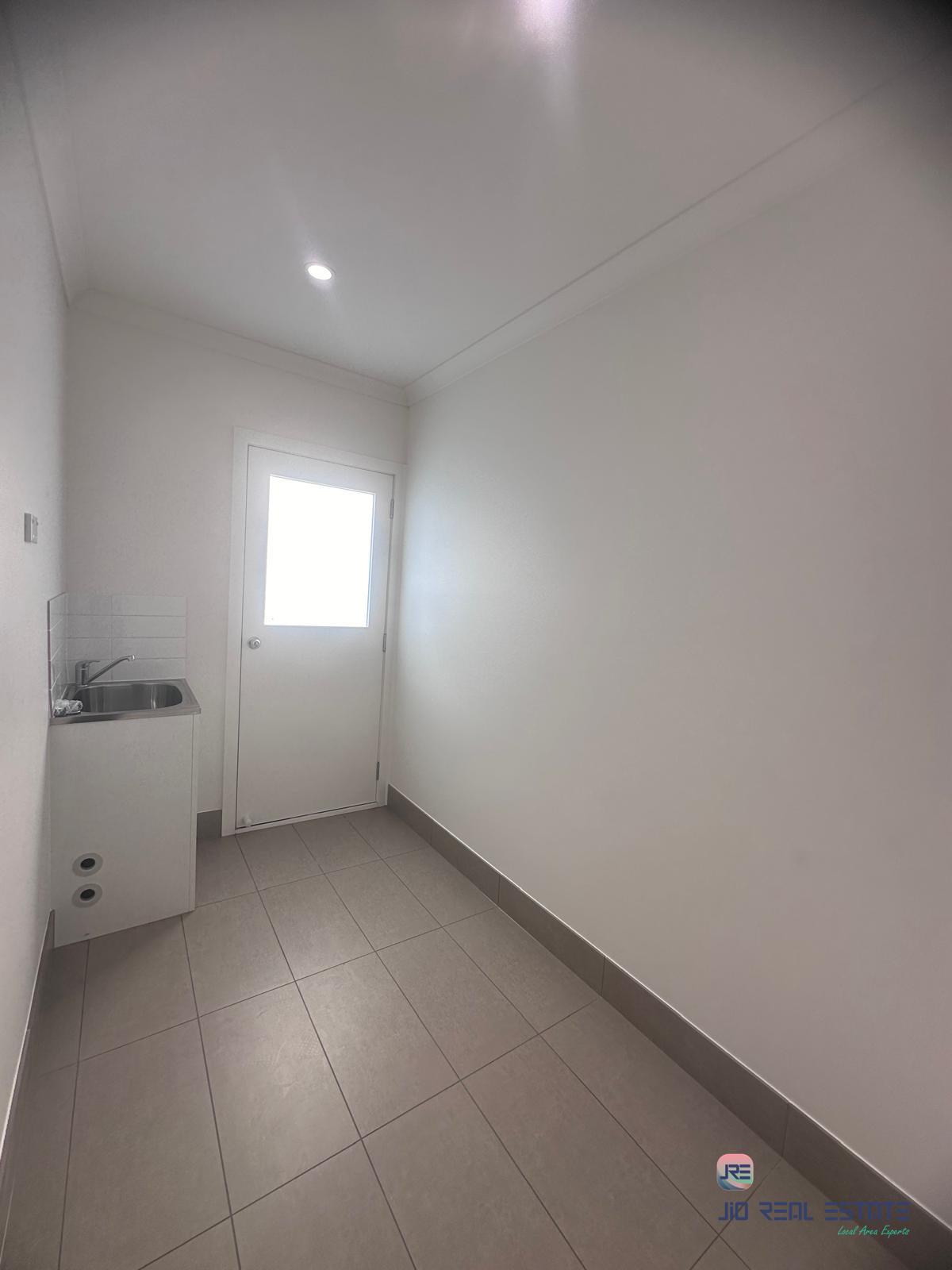 68 Pintail Drive, Melton South VIC