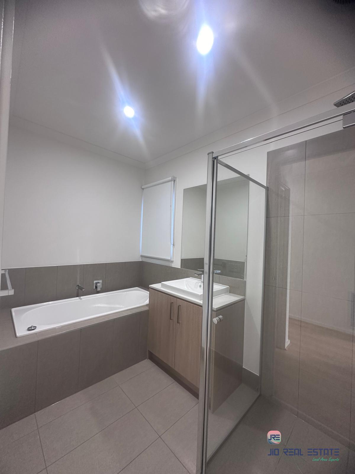 68 Pintail Drive, Melton South VIC