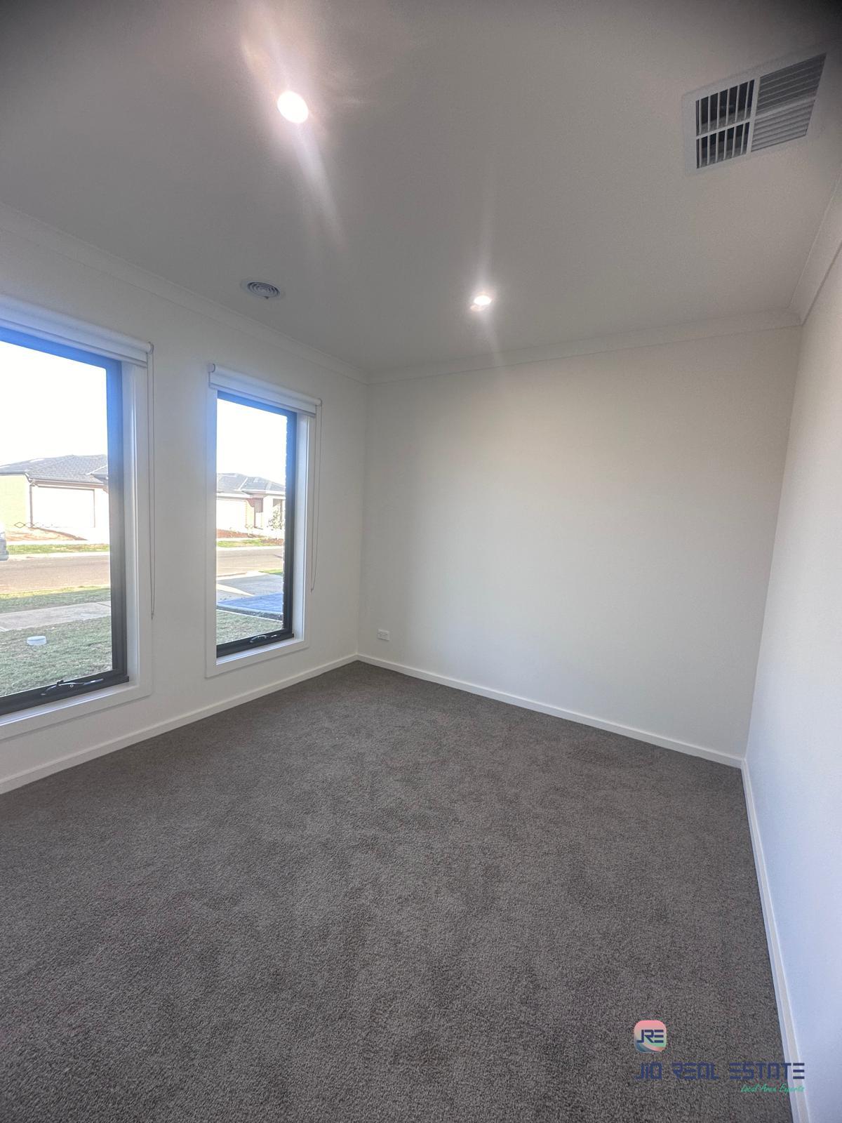 68 Pintail Drive, Melton South VIC