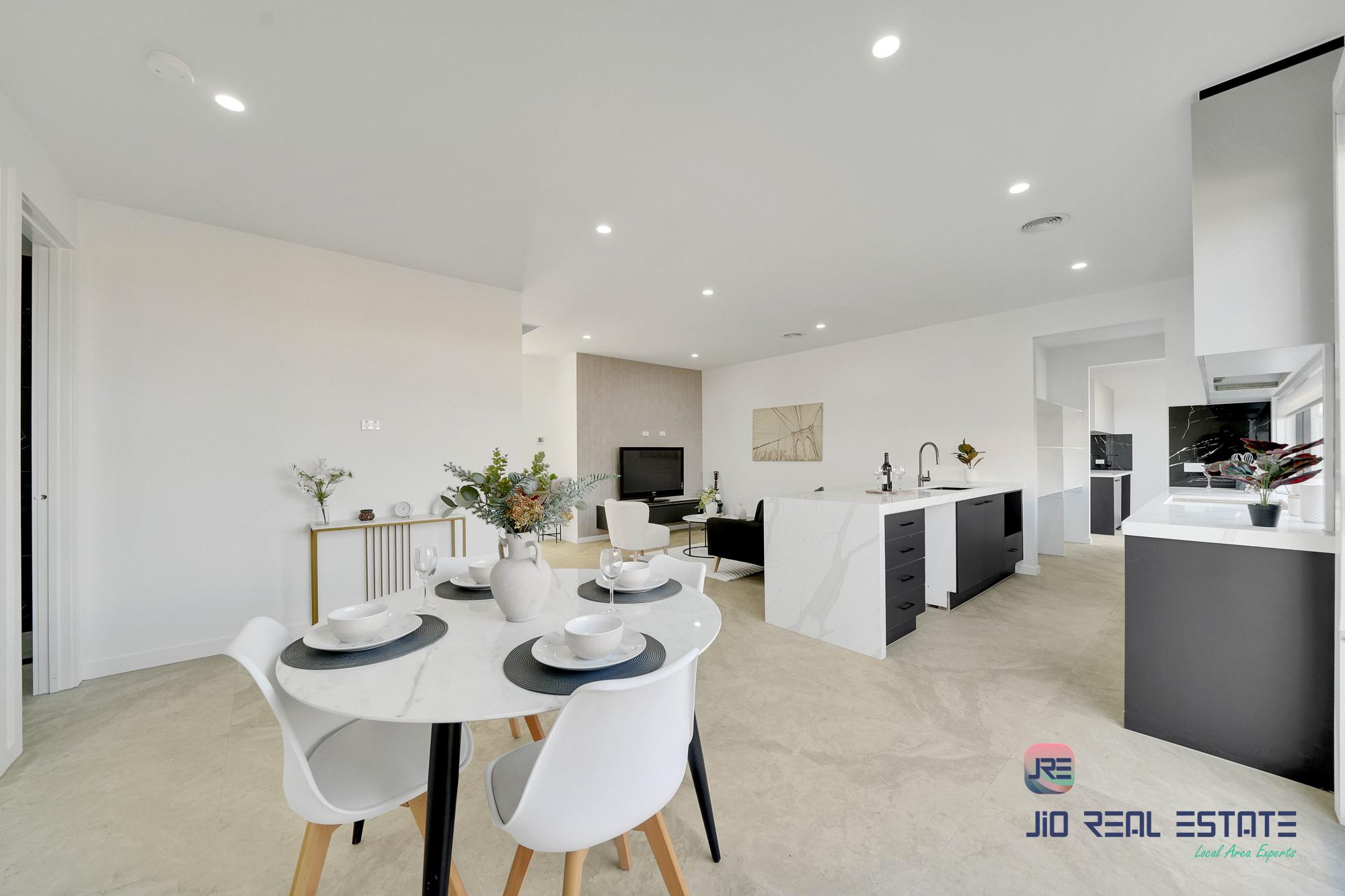 52 Adenmore Circuit, Deanside VIC