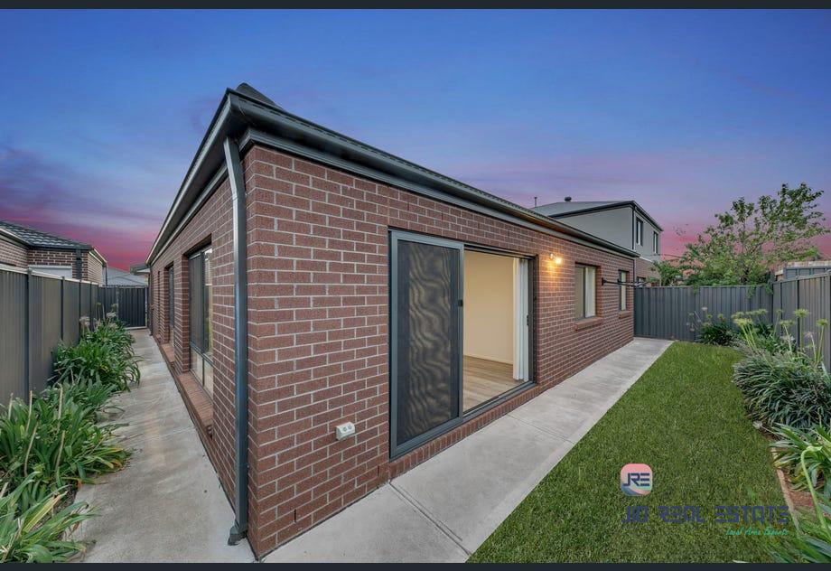 13 Brasilia Street, Strathtulloh VIC