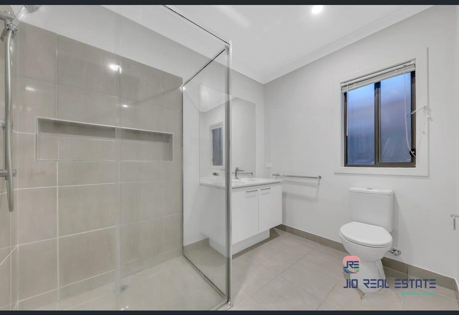 13 Brasilia Street, Strathtulloh VIC