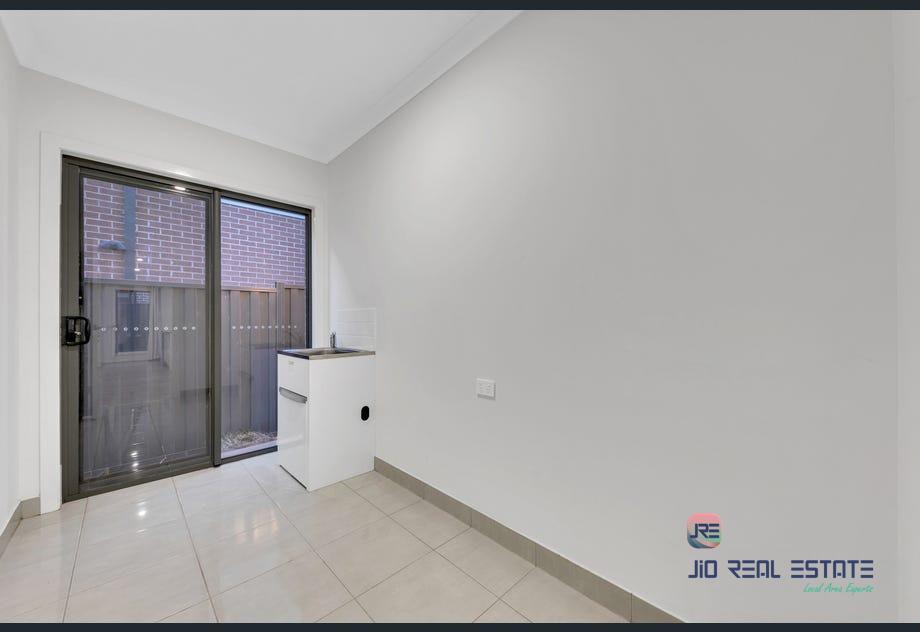 13 Brasilia Street, Strathtulloh VIC