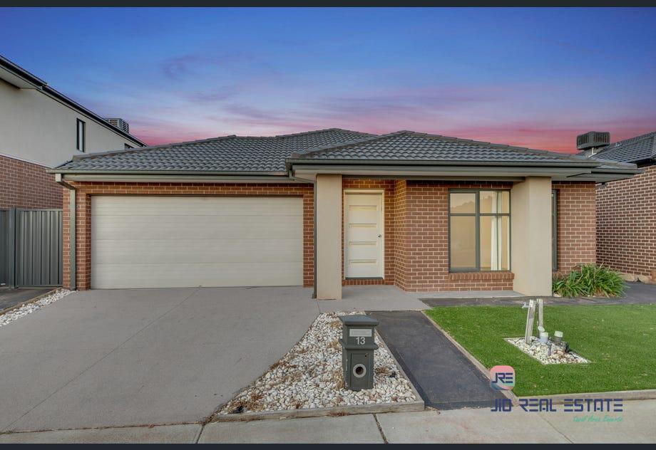 13 Brasilia Street, Strathtulloh VIC