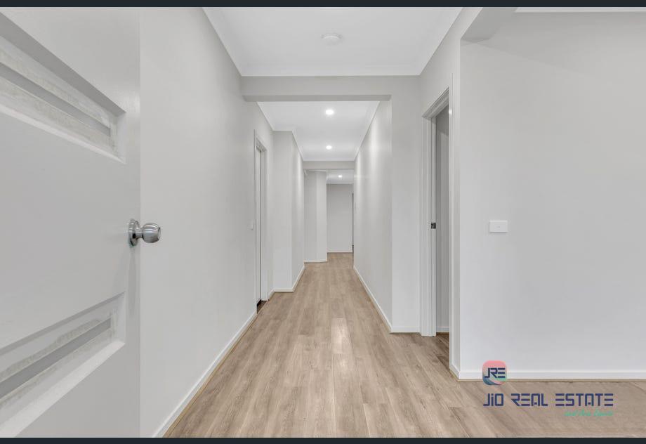 13 Brasilia Street, Strathtulloh VIC