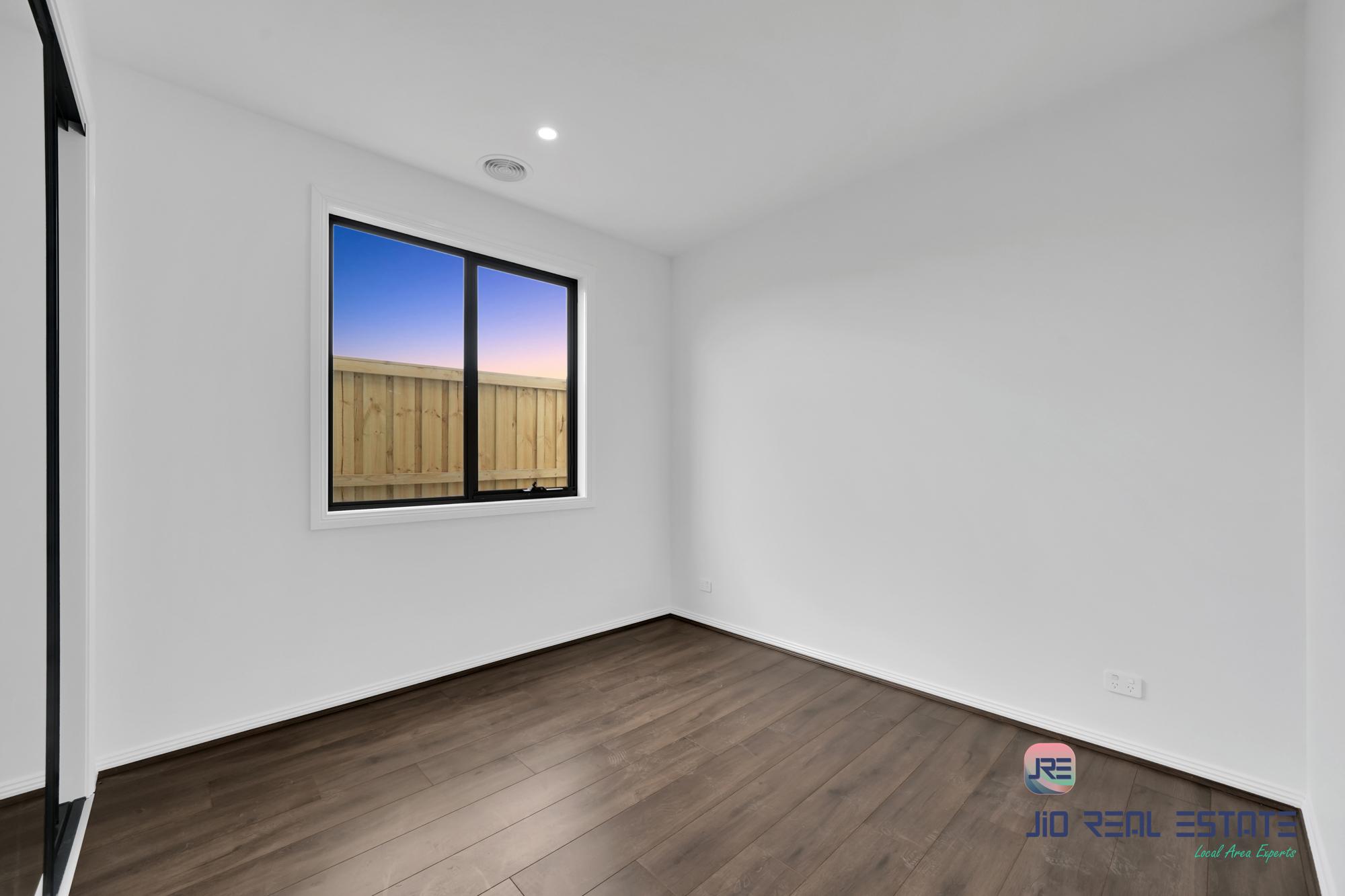 16 Gardenvale Avenue, Mambourin VIC