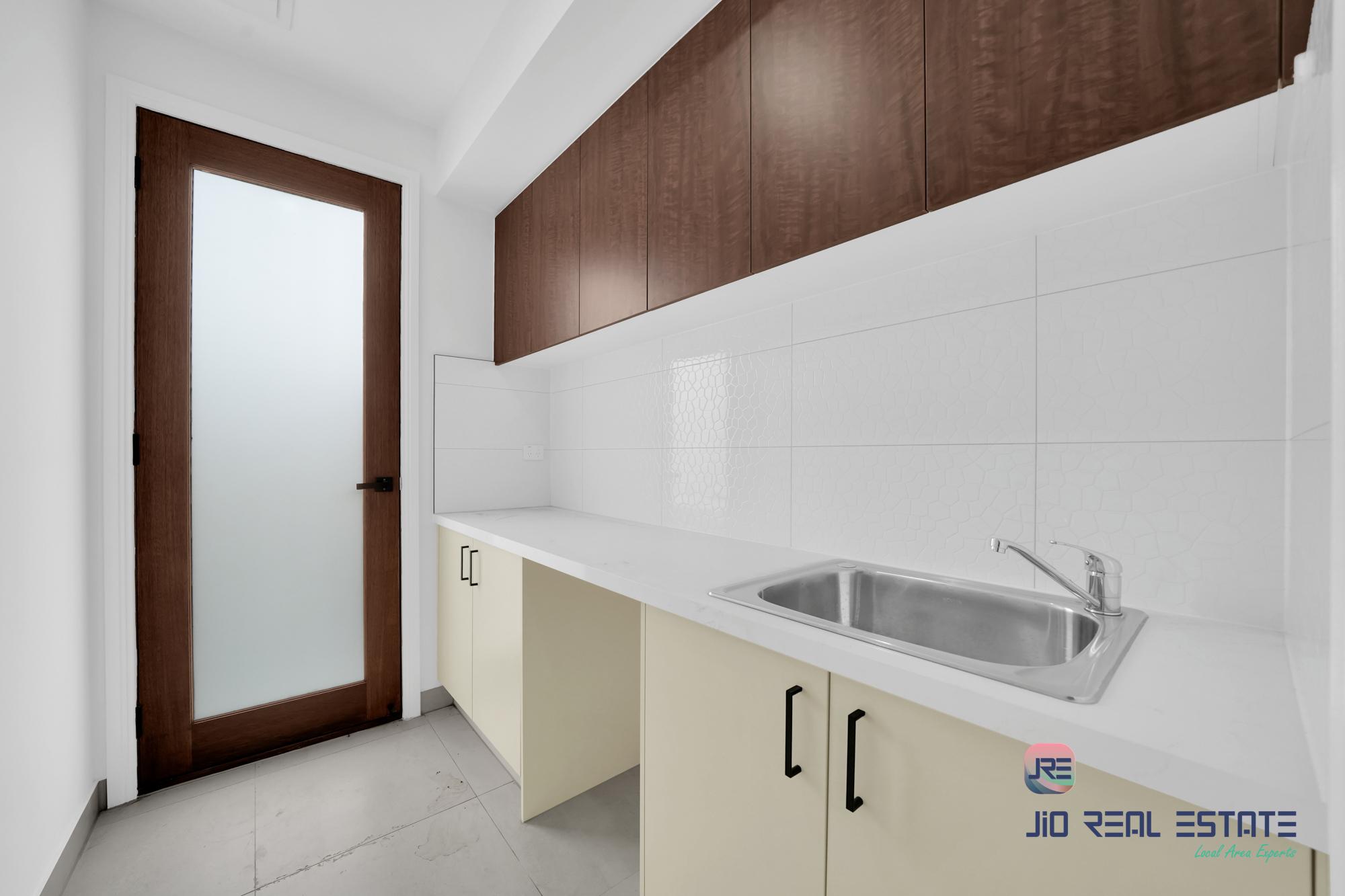 16 Gardenvale Avenue, Mambourin VIC