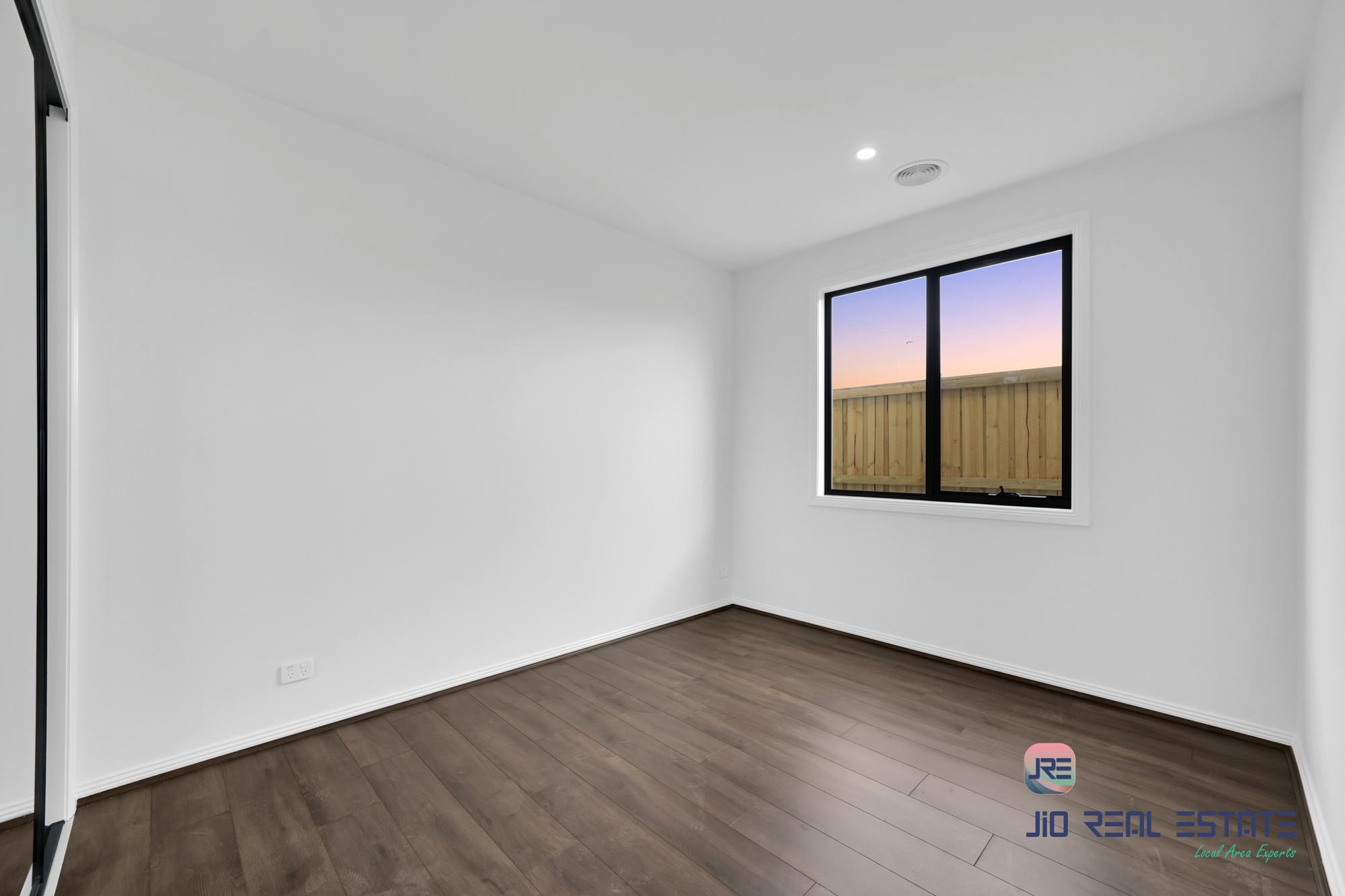 16 Gardenvale Avenue, Mambourin VIC