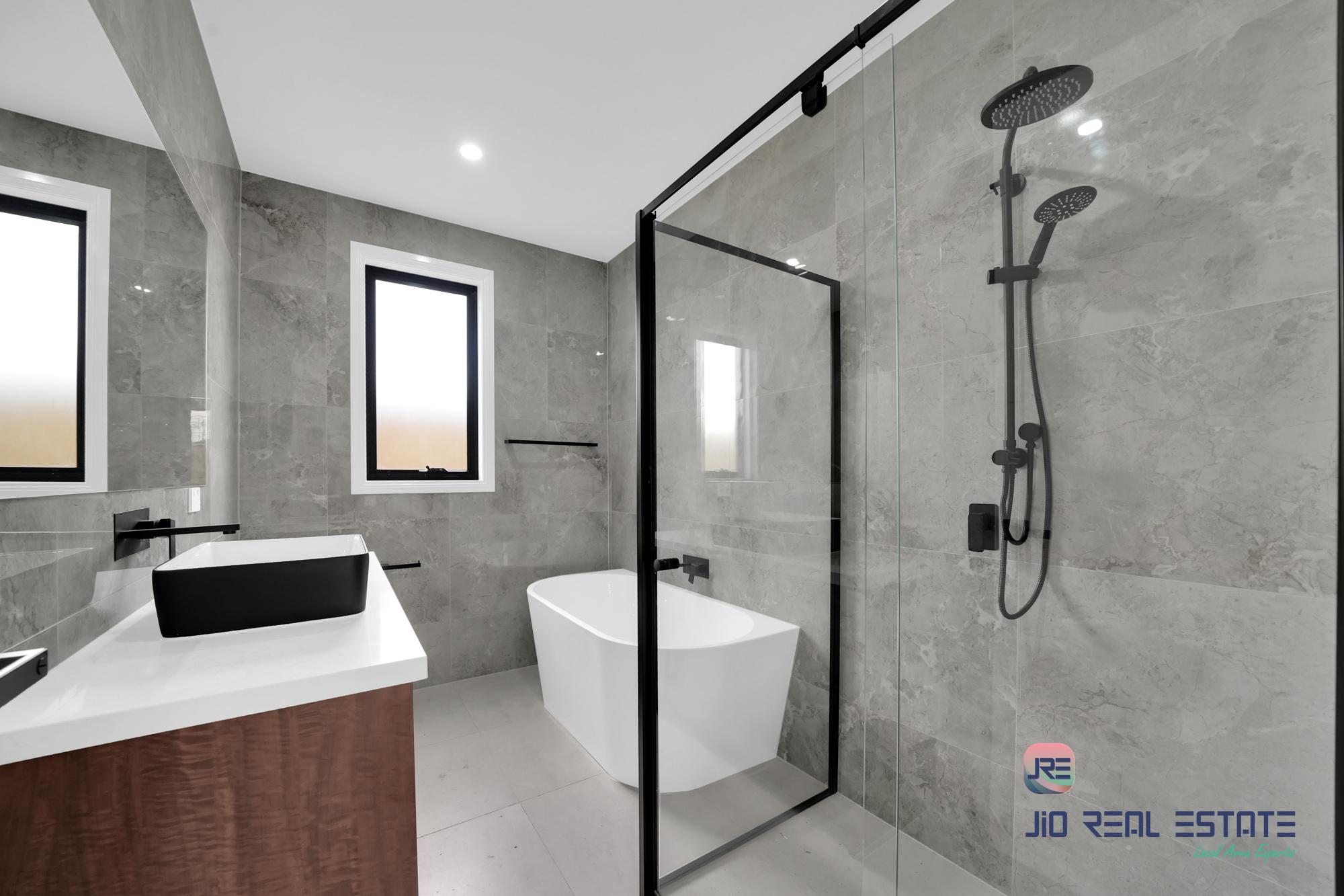 16 Gardenvale Avenue, Mambourin VIC