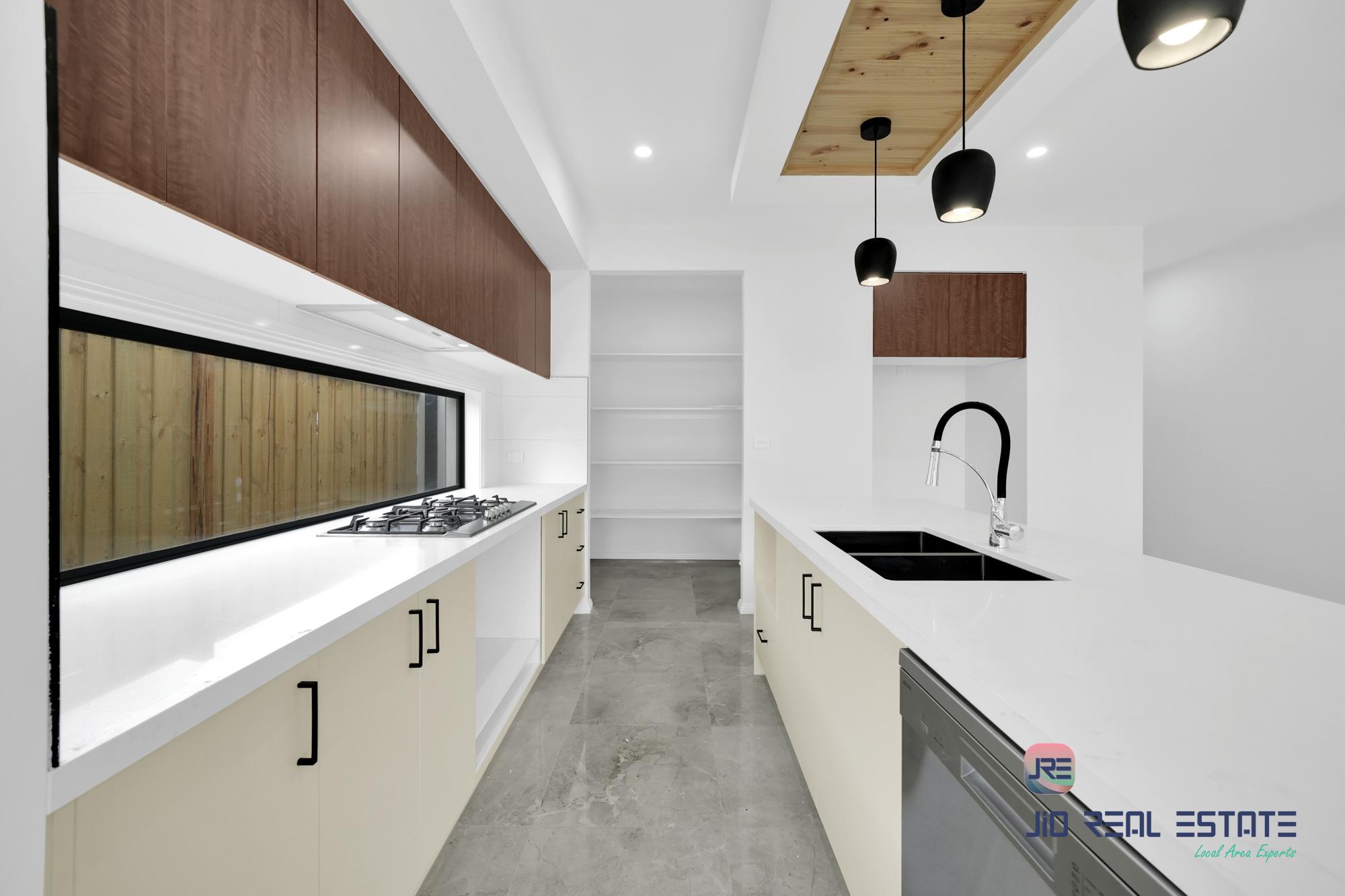 16 Gardenvale Avenue, Mambourin VIC