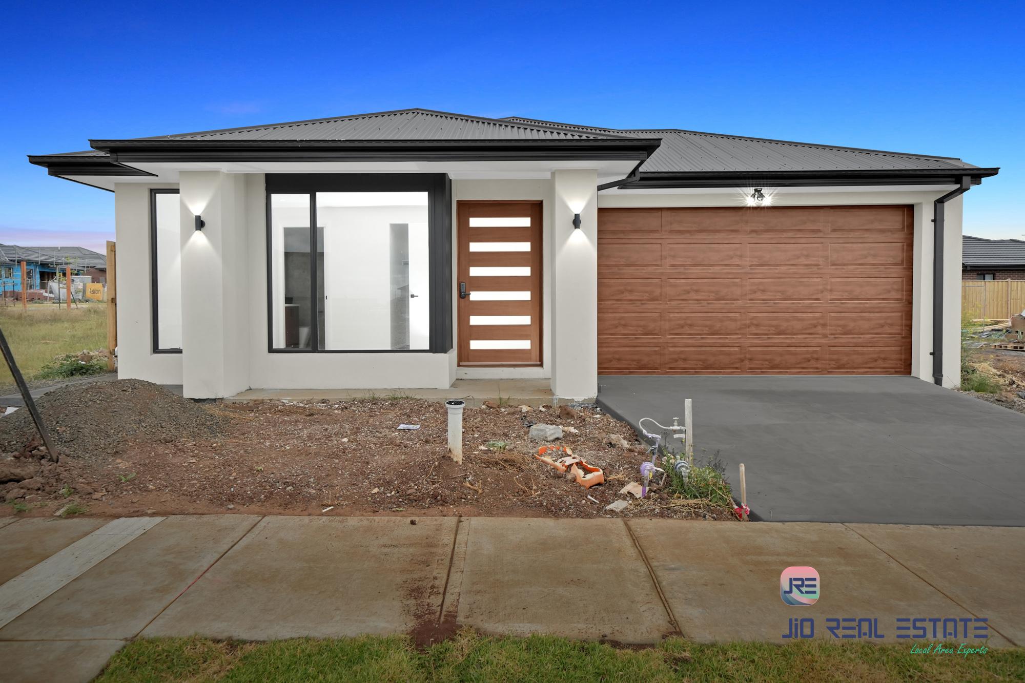 16 Gardenvale Avenue, Mambourin VIC