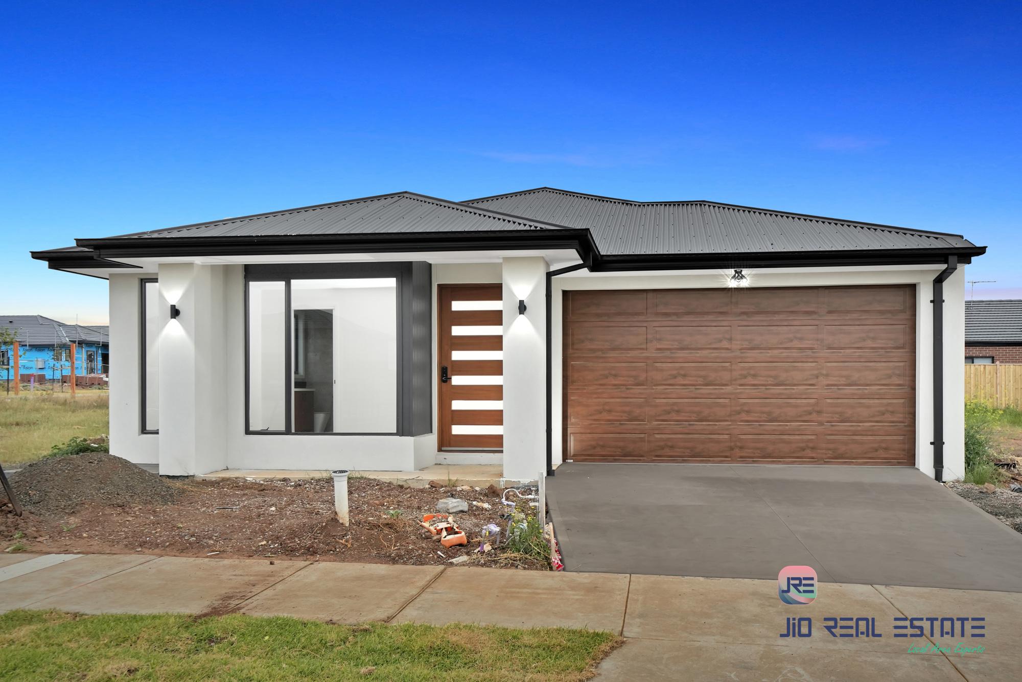 16 Gardenvale Avenue, Mambourin VIC