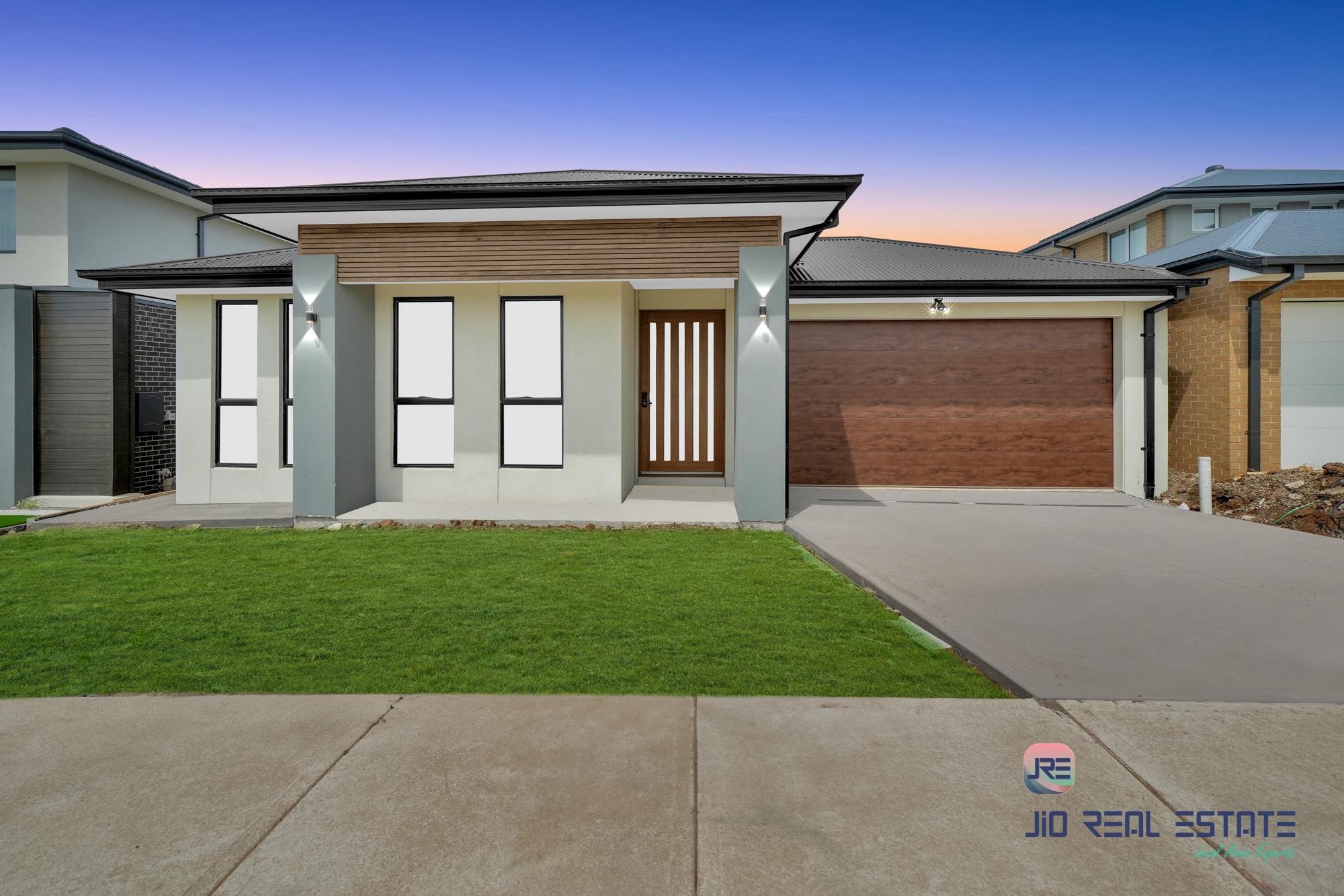 13 Gardenvale Avenue, Mambourin VIC