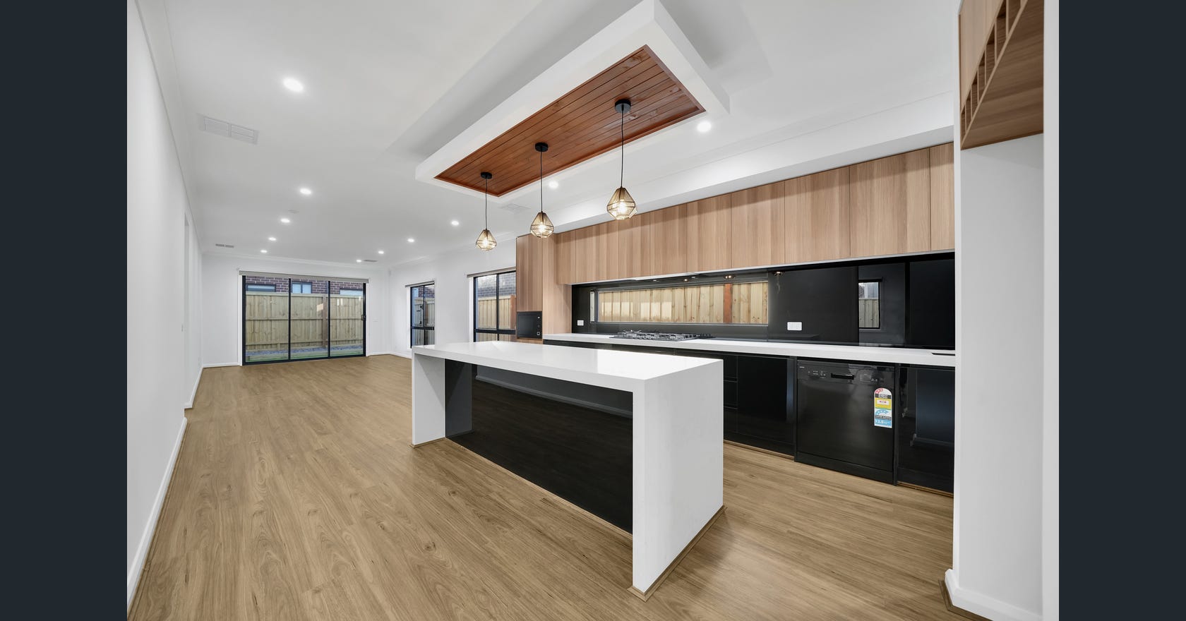 24 Everlasting Boulevard, Strathtulloh VIC