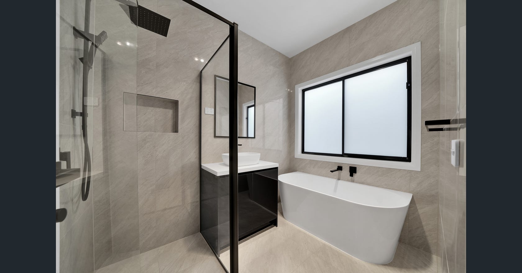 24 Everlasting Boulevard, Strathtulloh VIC