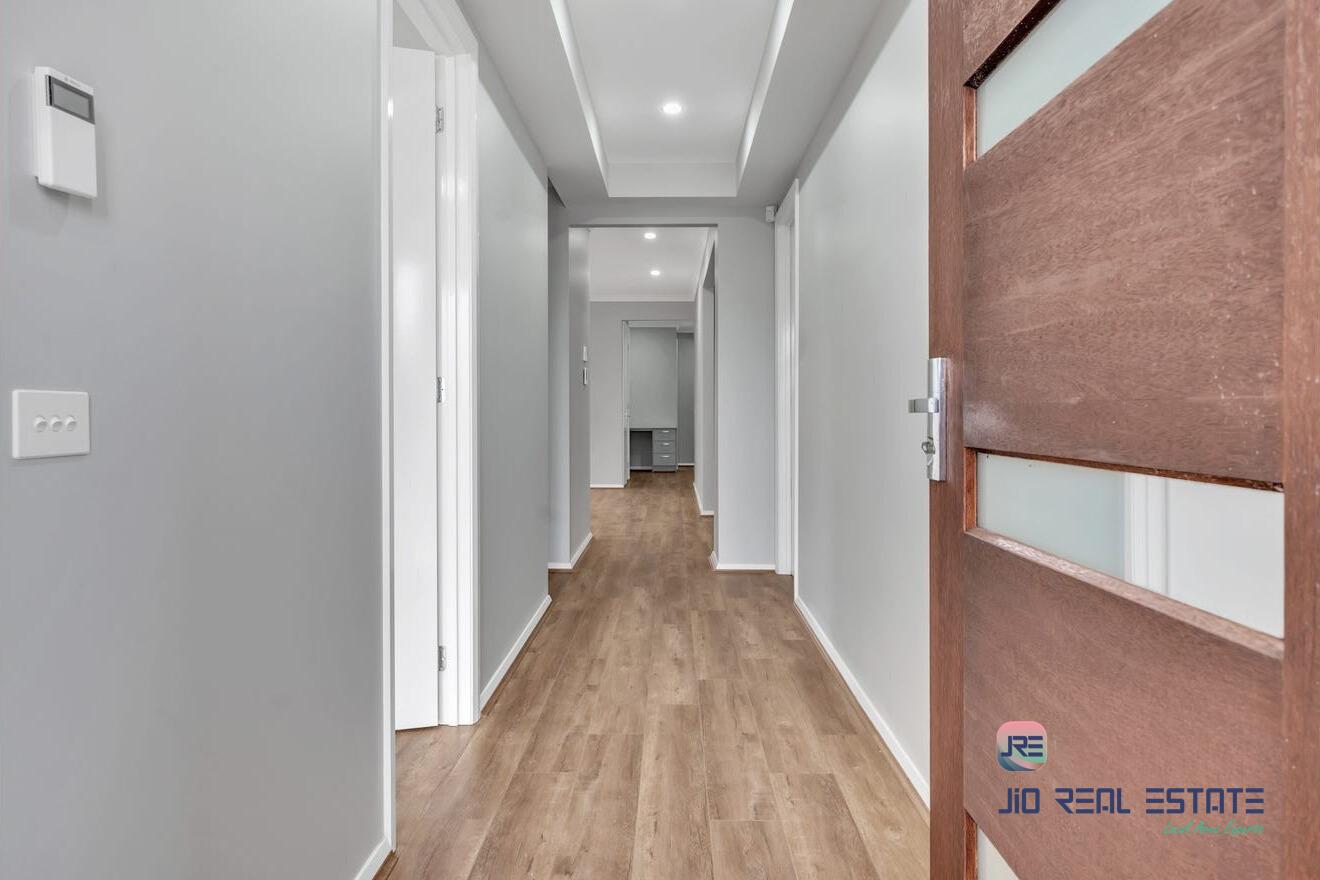 9 Calderas Road, Deanside VIC