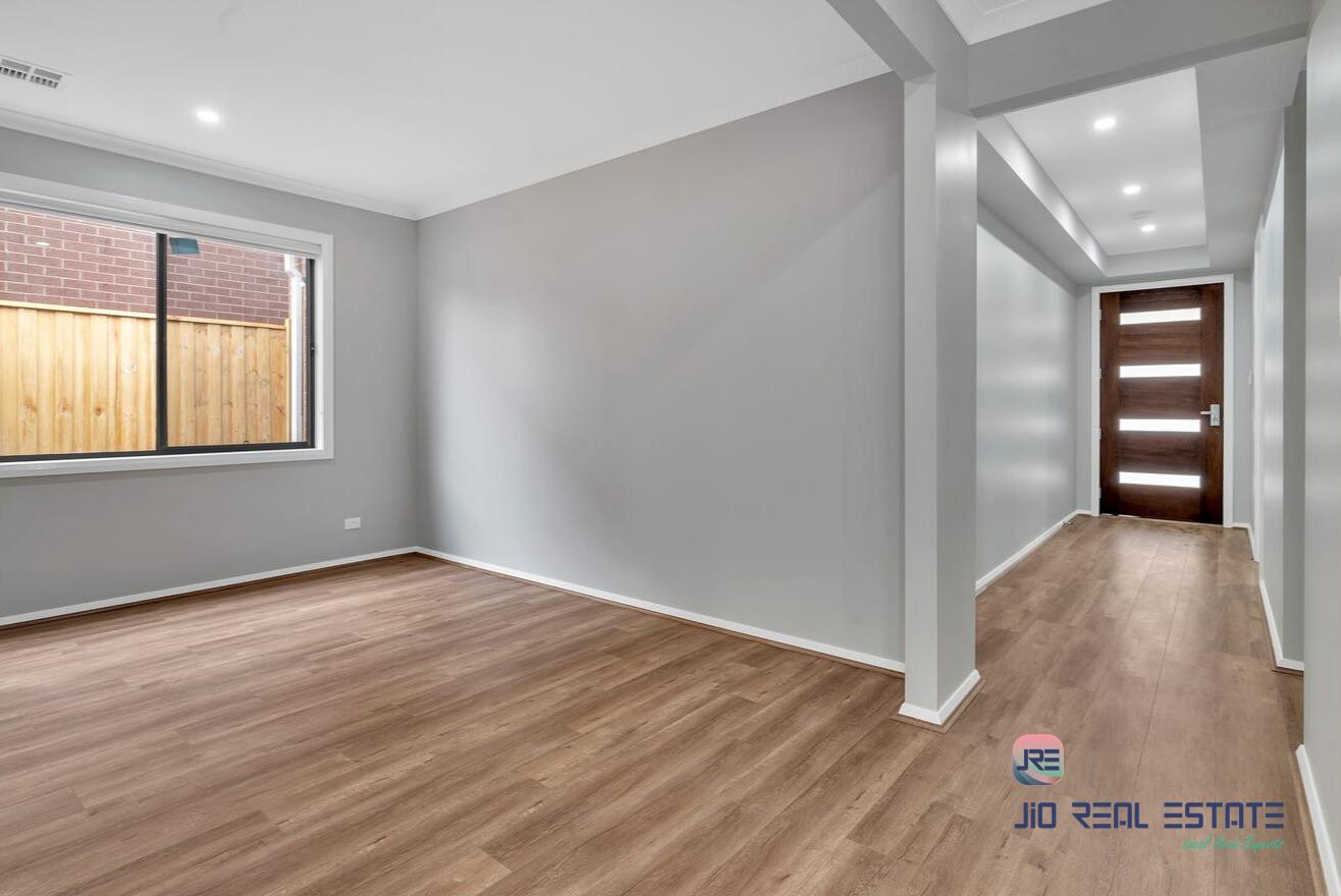 9 Calderas Road, Deanside VIC