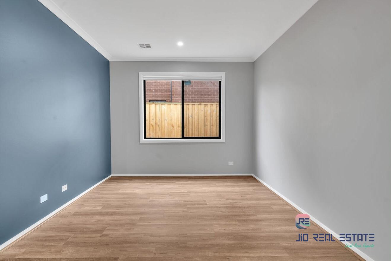 9 Calderas Road, Deanside VIC