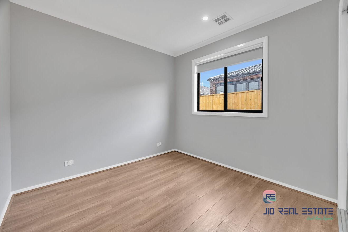 9 Calderas Road, Deanside VIC