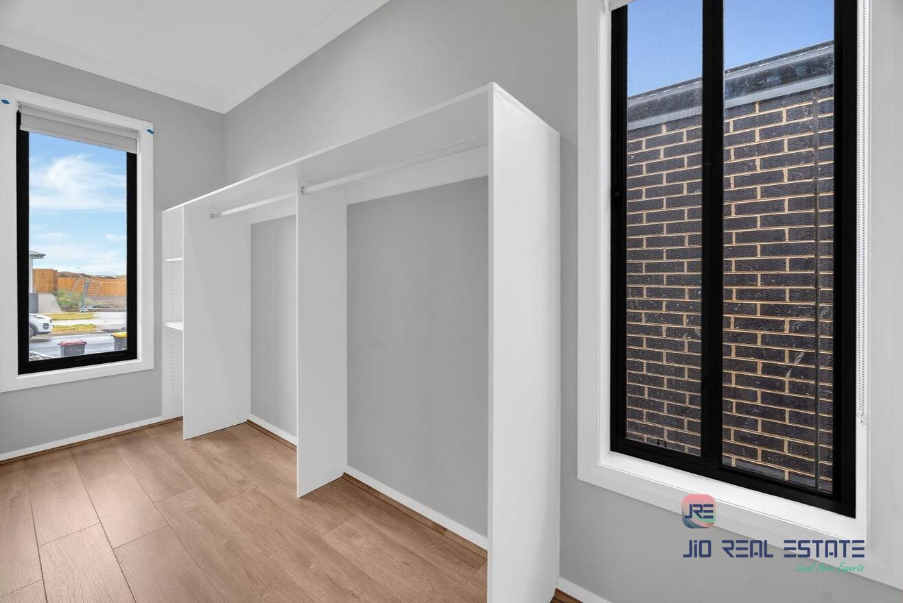 9 Calderas Road, Deanside VIC