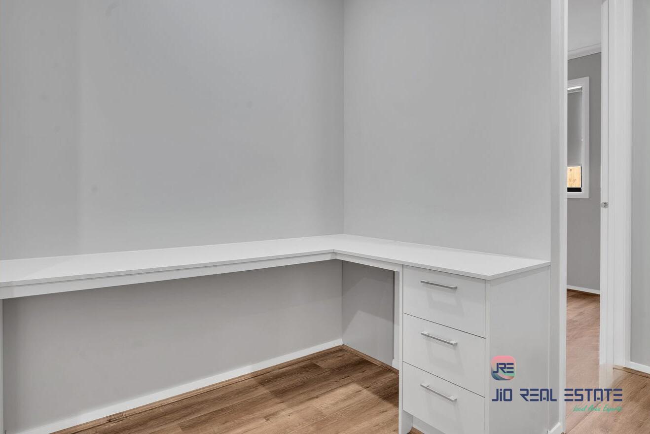 9 Calderas Road, Deanside VIC