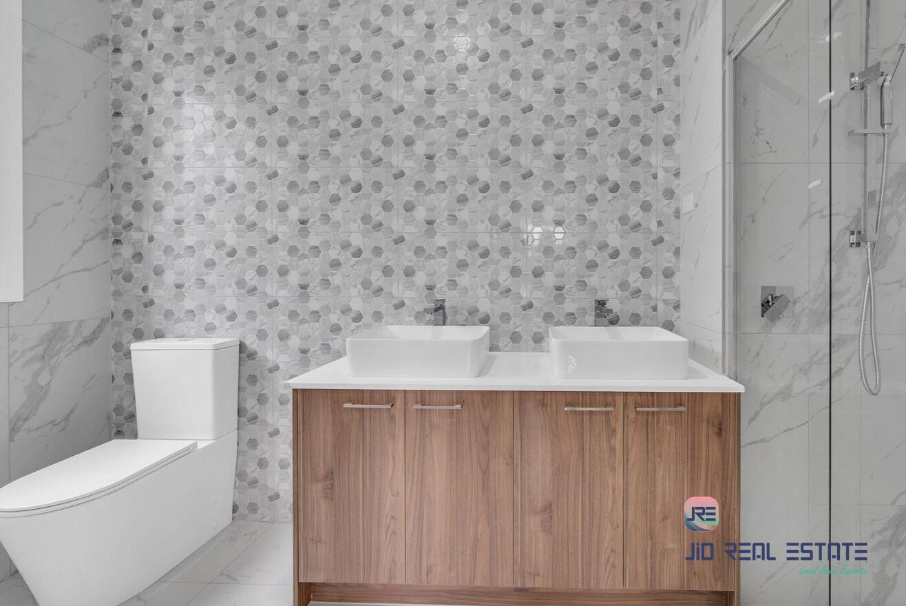 9 Calderas Road, Deanside VIC