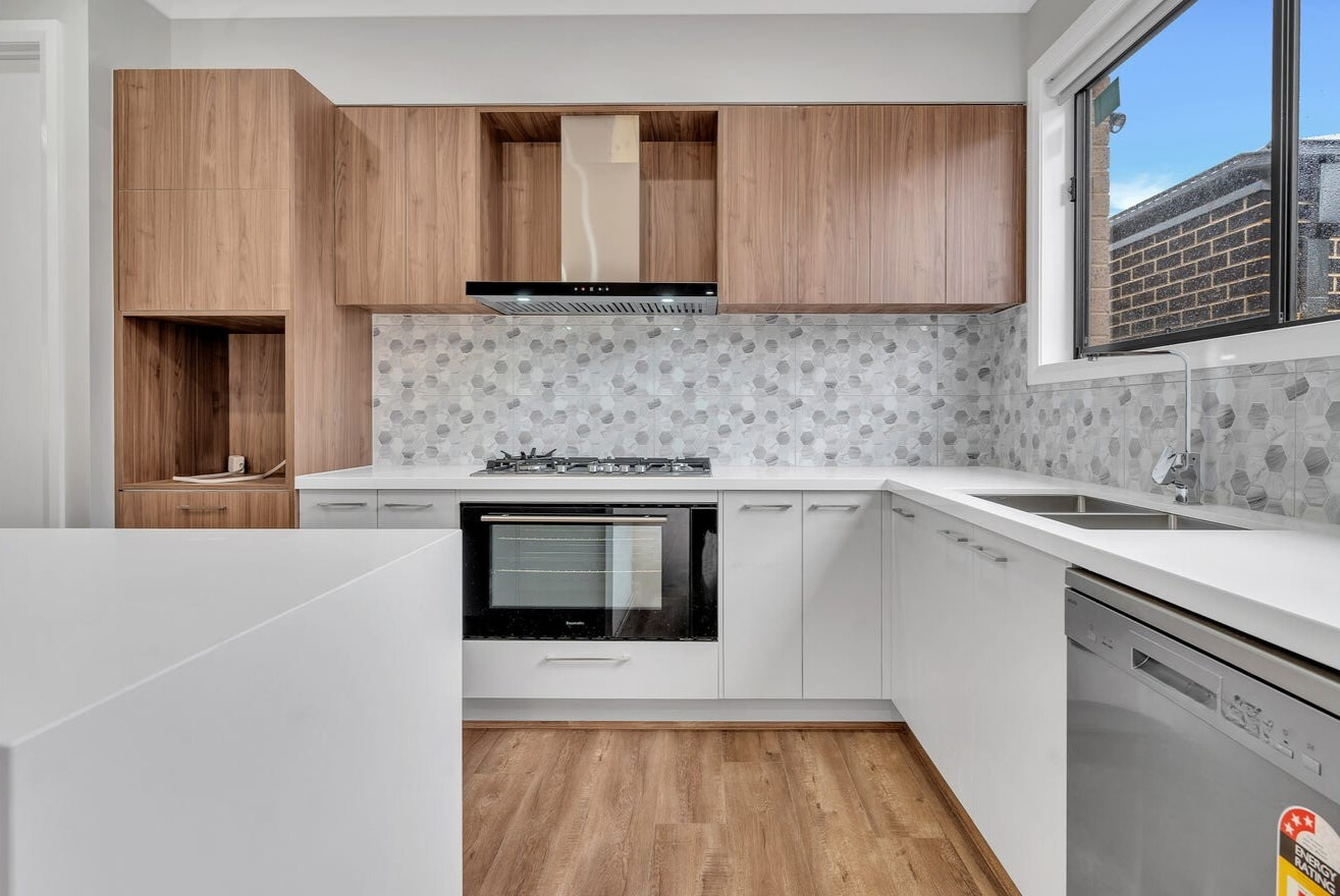 9 Calderas Road, Deanside VIC