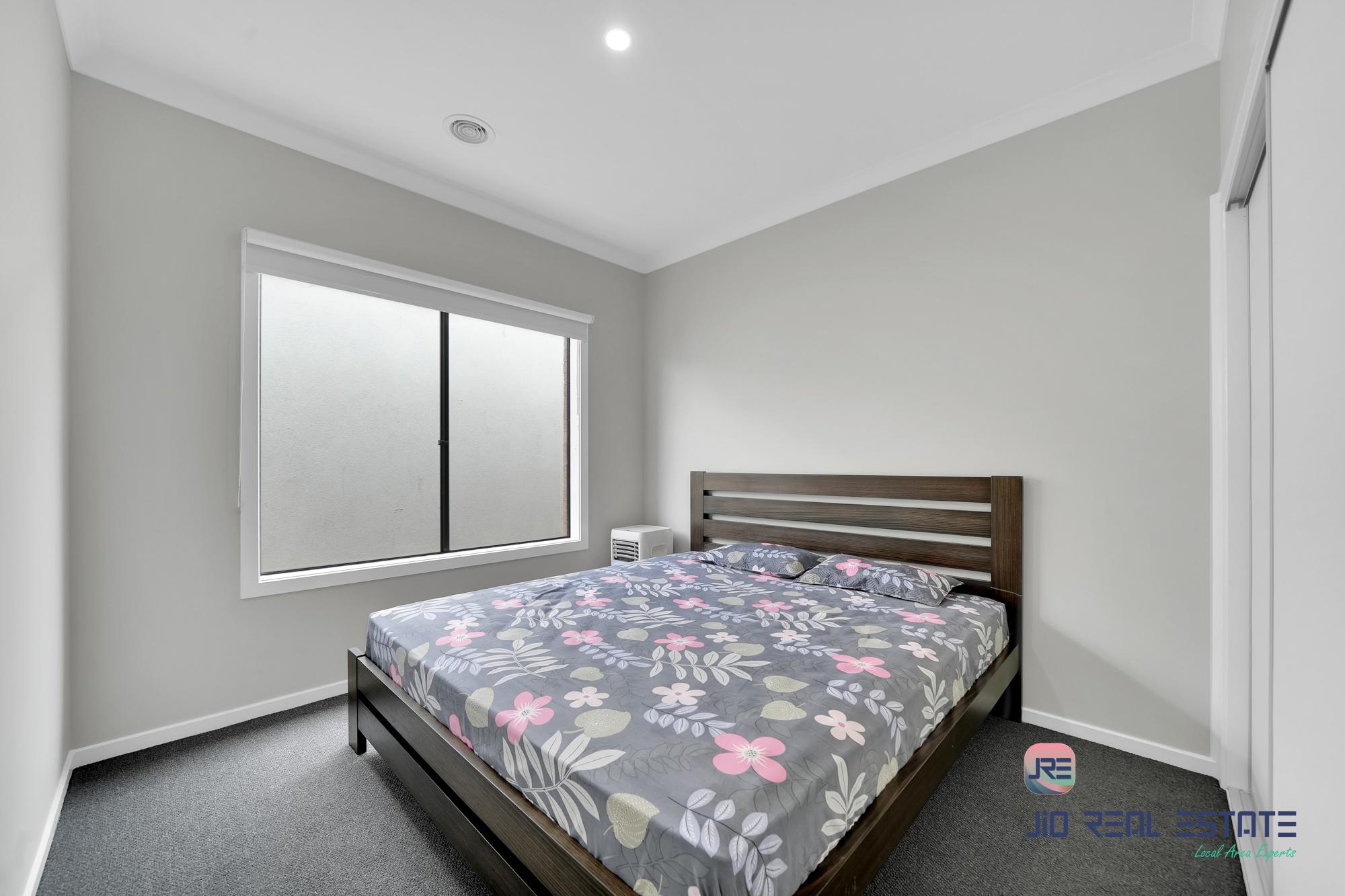 133 Atherstone Boulevard, Strathtulloh VIC