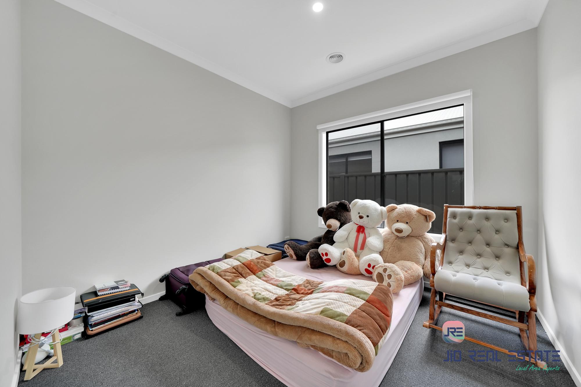 133 Atherstone Boulevard, Strathtulloh VIC