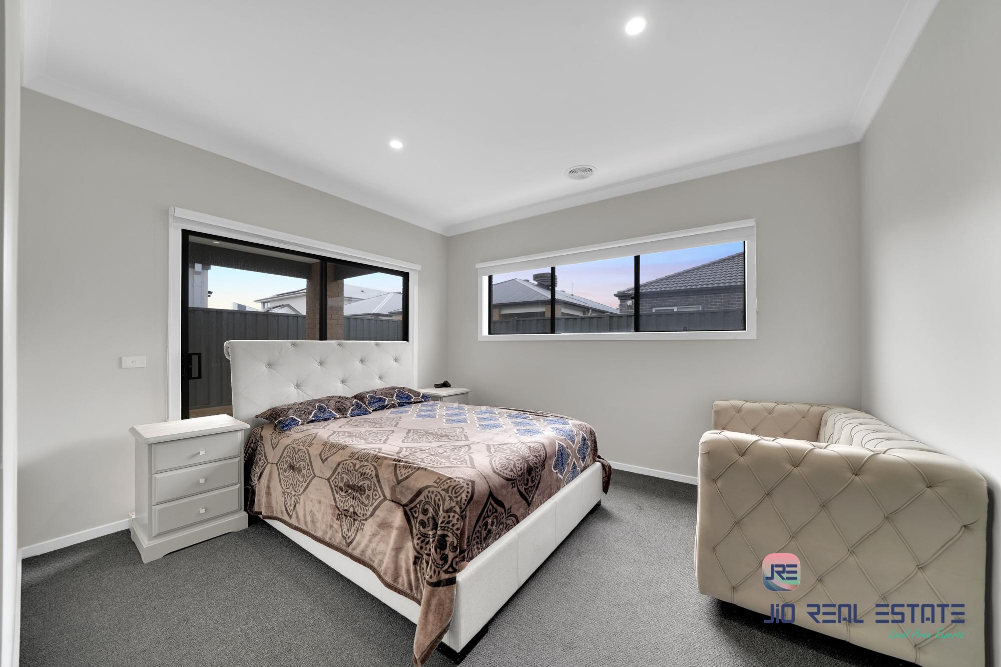 133 Atherstone Boulevard, Strathtulloh VIC