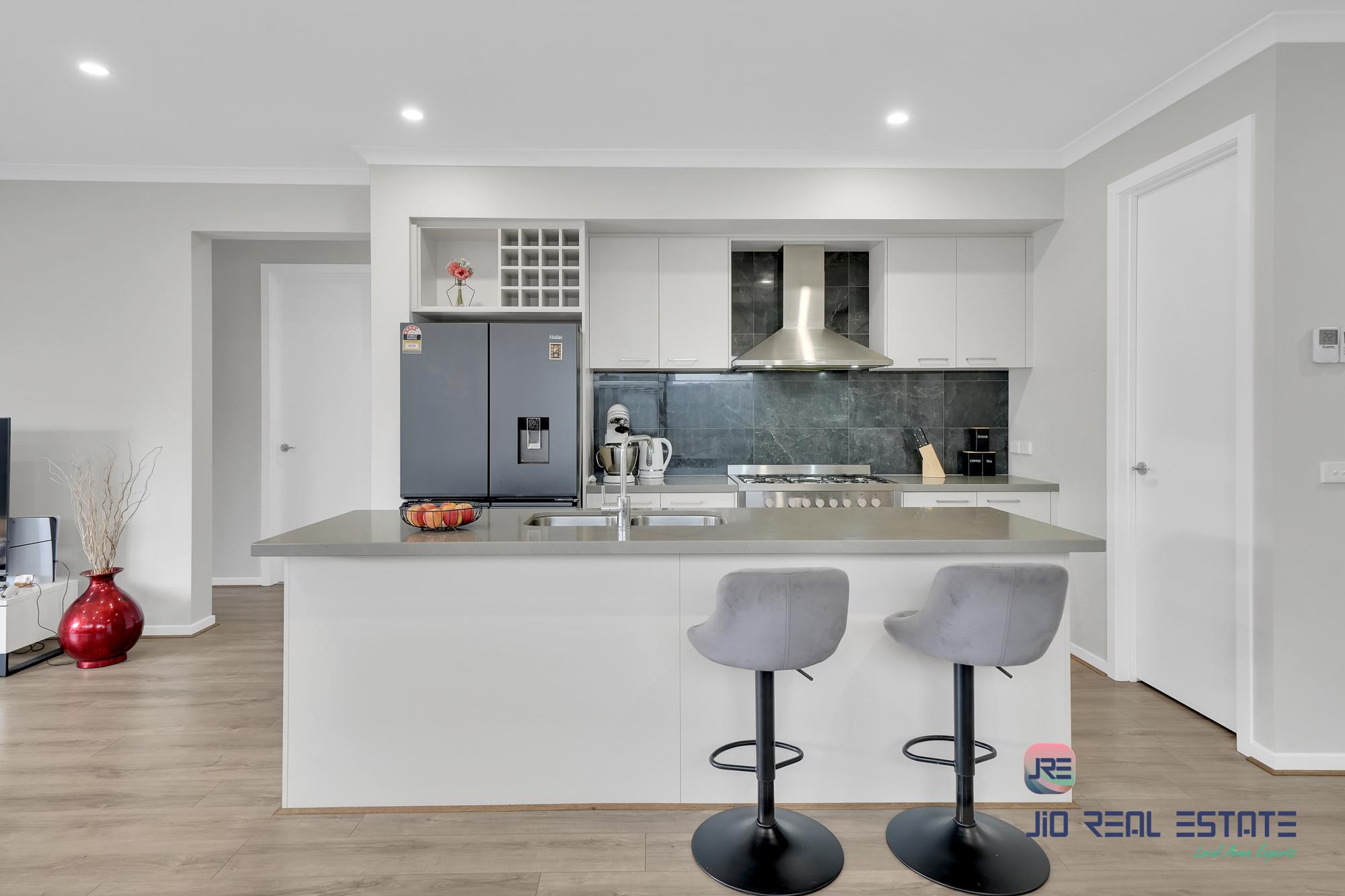 133 Atherstone Boulevard, Strathtulloh VIC