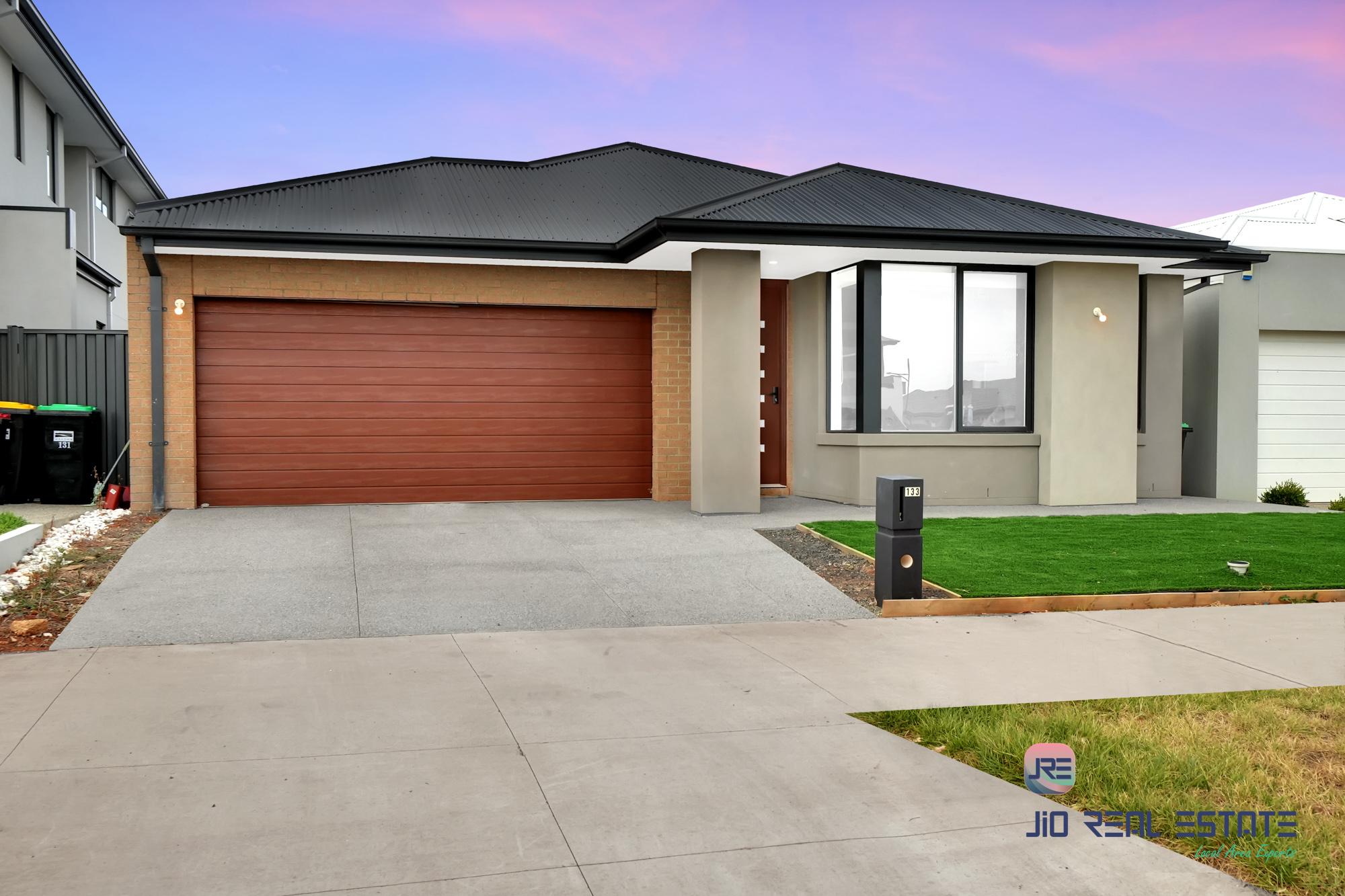133 Atherstone Boulevard, Strathtulloh VIC