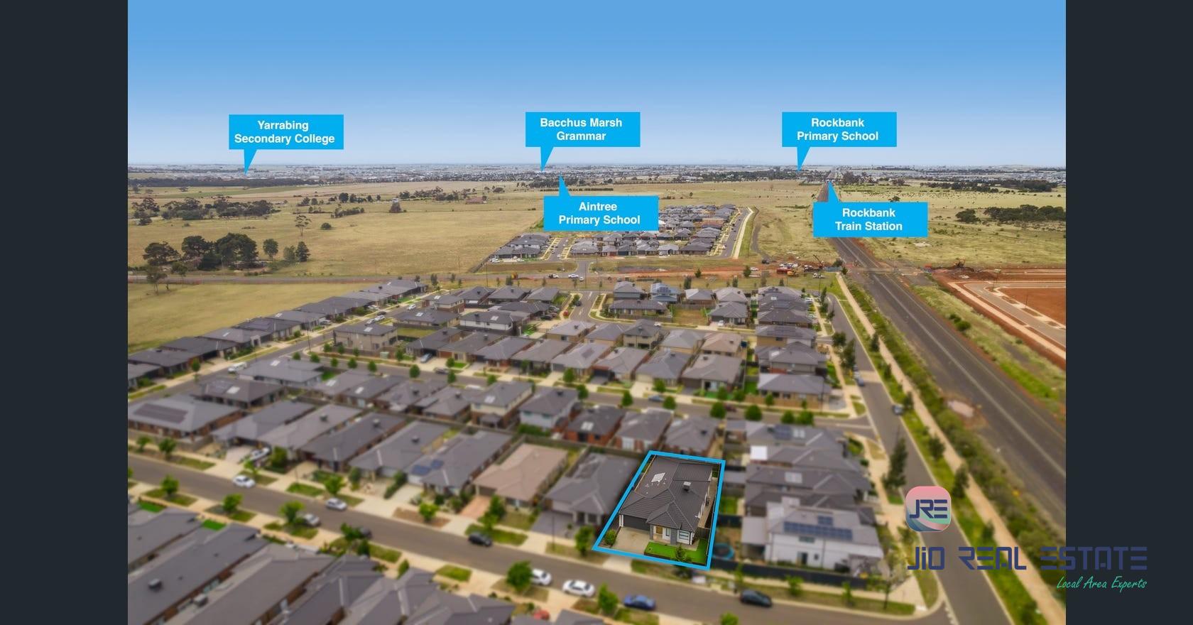 4 Esslemont Road, Thornhill Park VIC