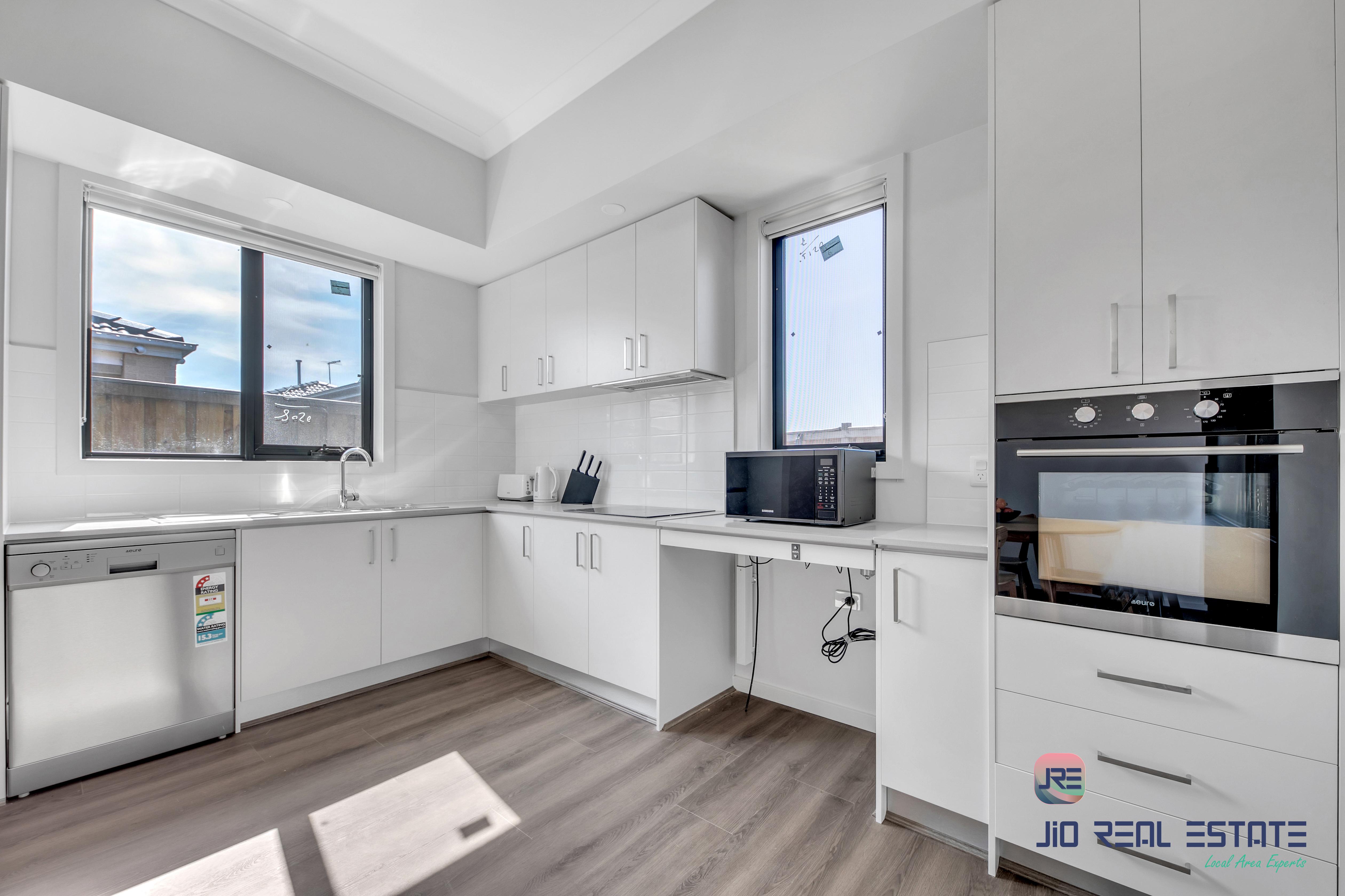 3 Dugan Street, Thornhill Park VIC