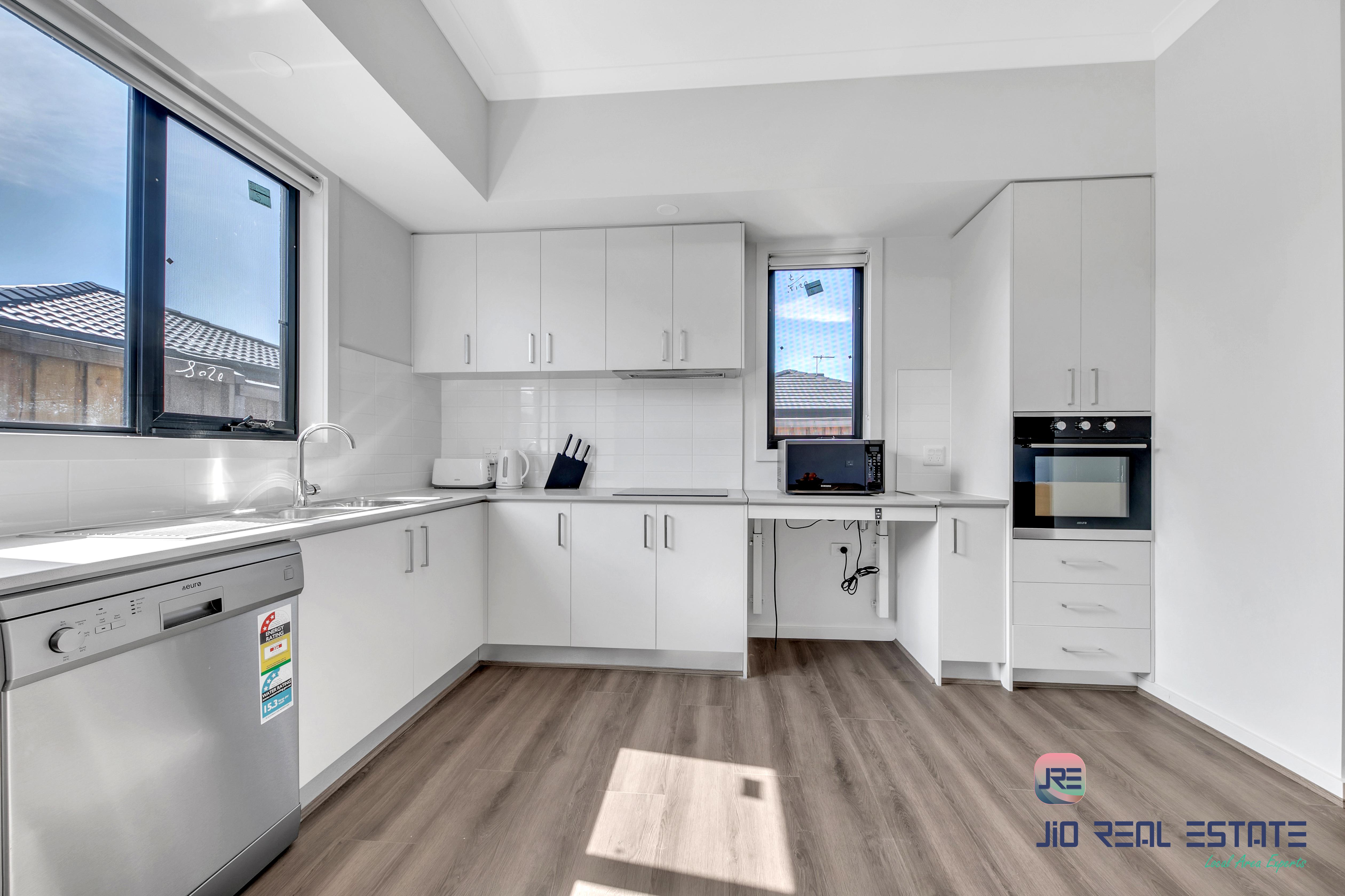 3 Dugan Street, Thornhill Park VIC