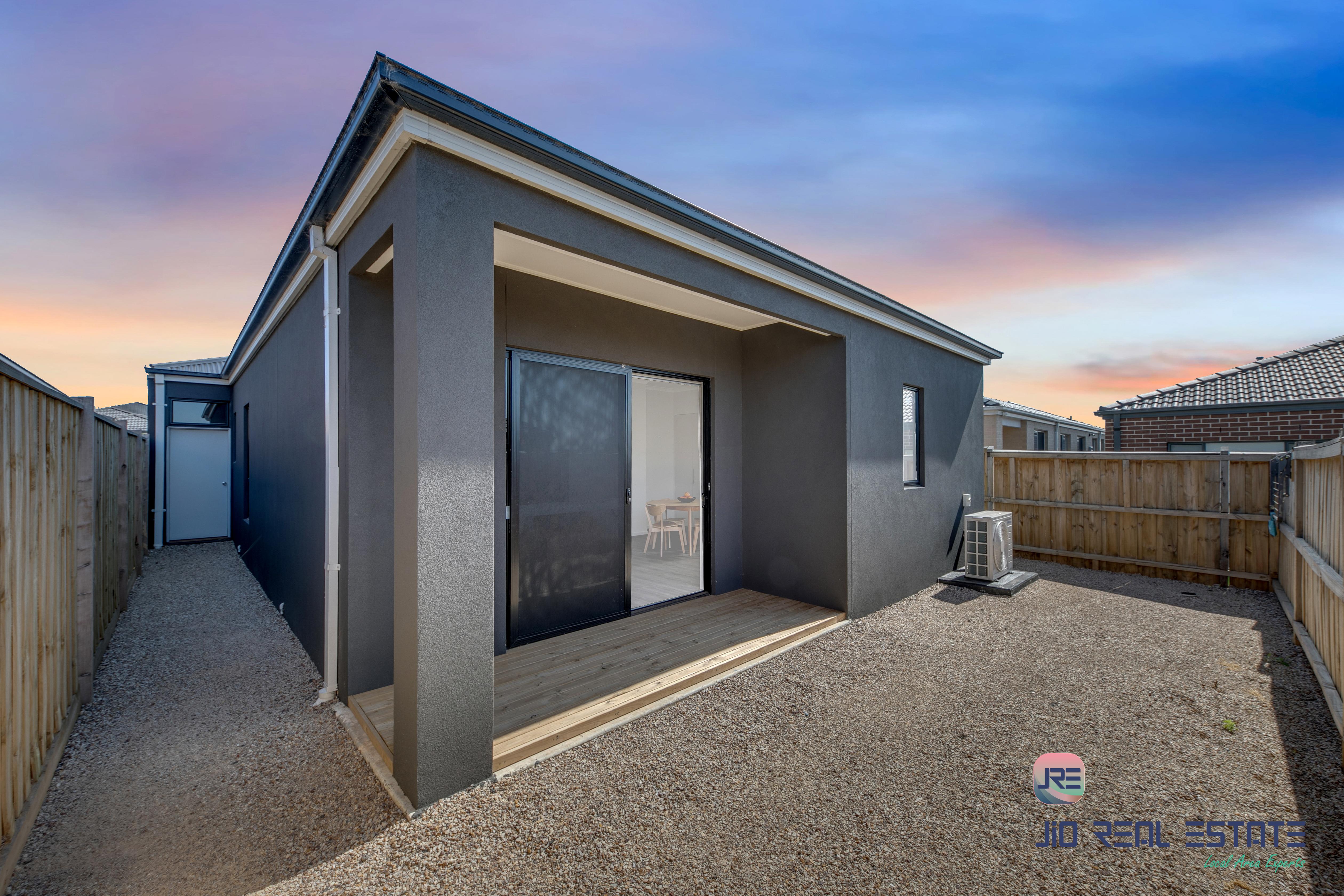 3 Dugan Street, Thornhill Park VIC