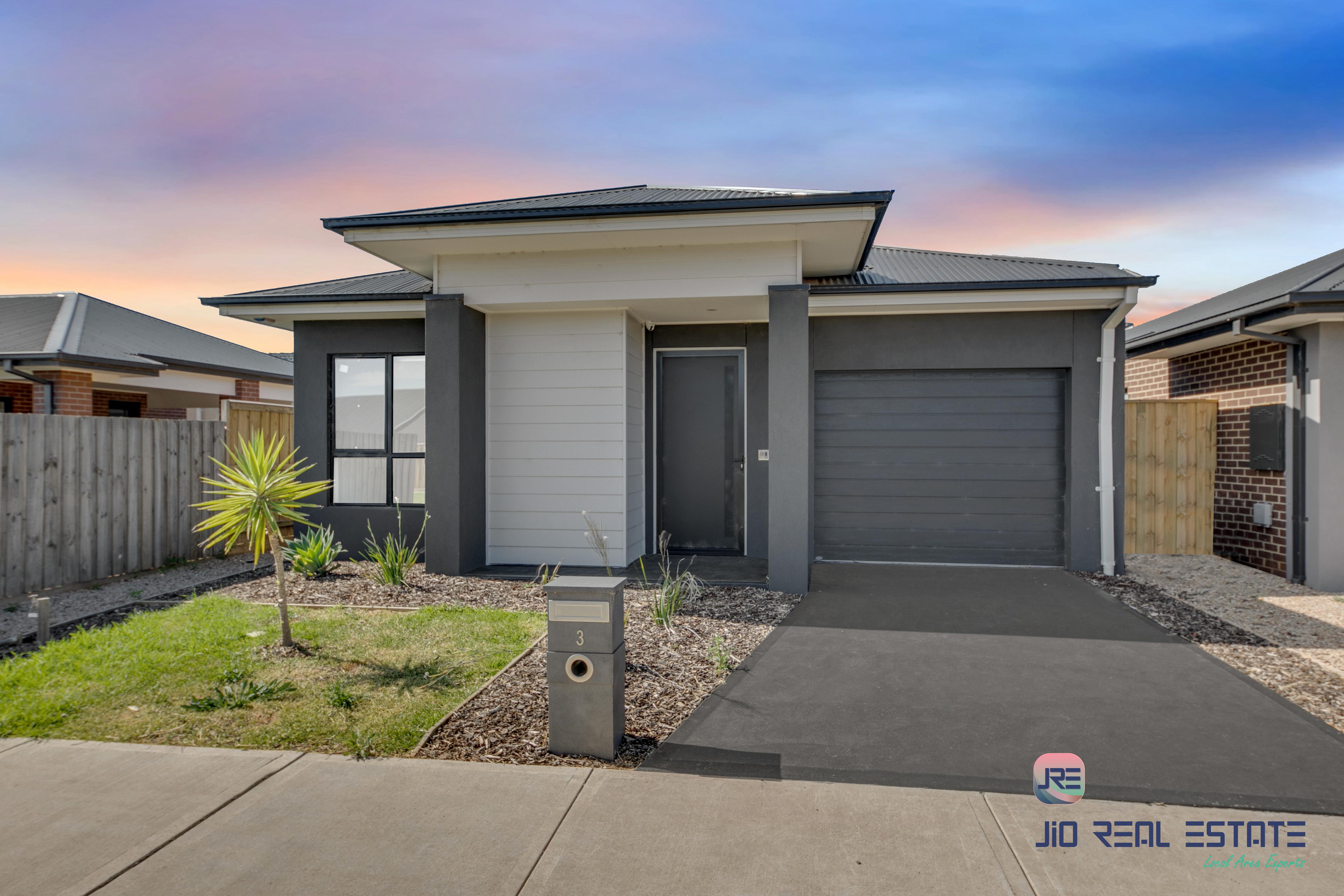 3 Dugan Street, Thornhill Park VIC